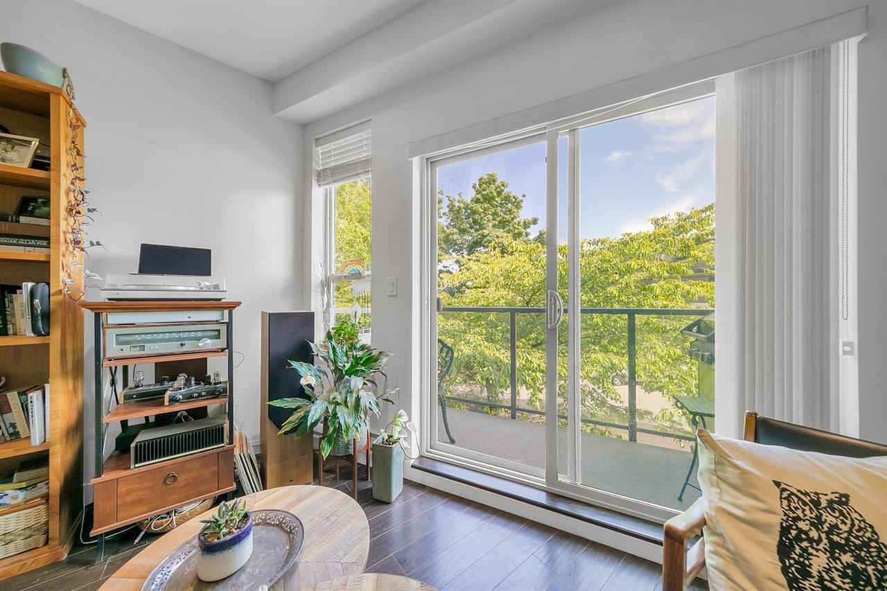 Listing image of 2128 ETON STREET