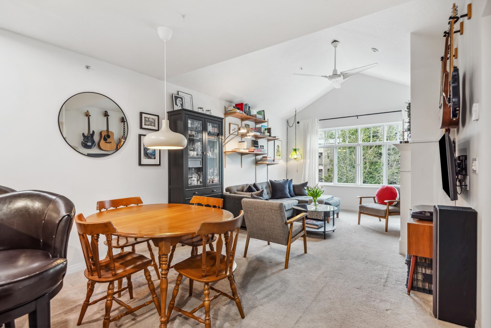 Listing image of 414 333 E 1ST STREET