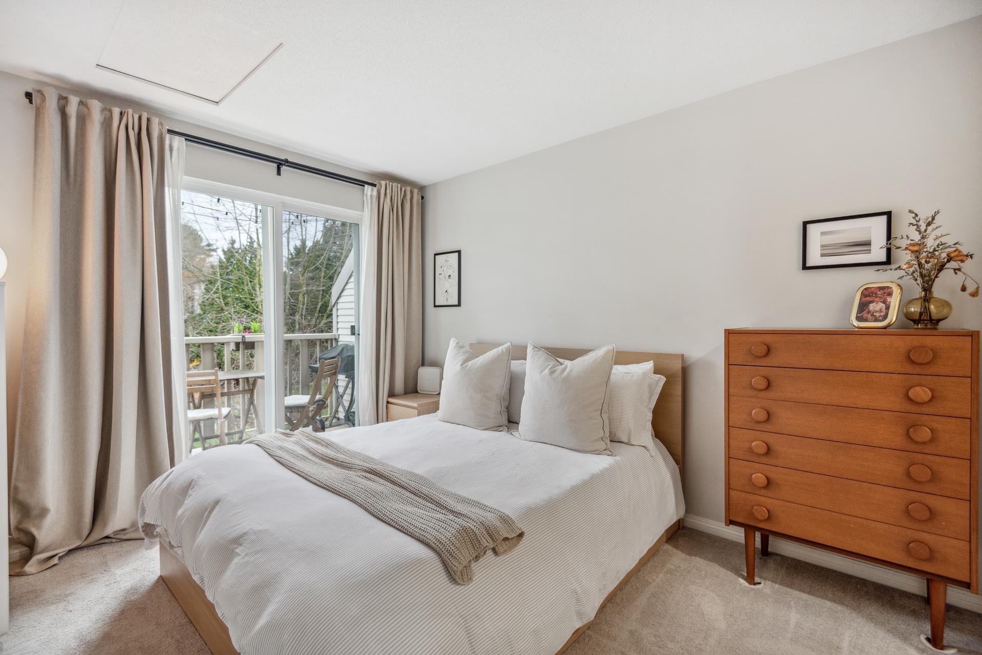Listing image of 414 333 E 1ST STREET