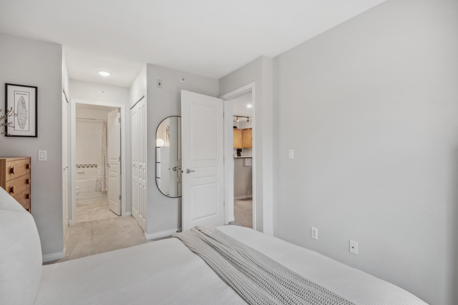 Listing image of 414 333 E 1ST STREET