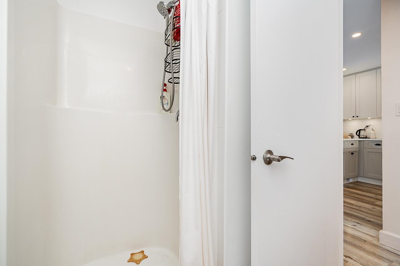 Listing image of 1014 LILLOOET ROAD