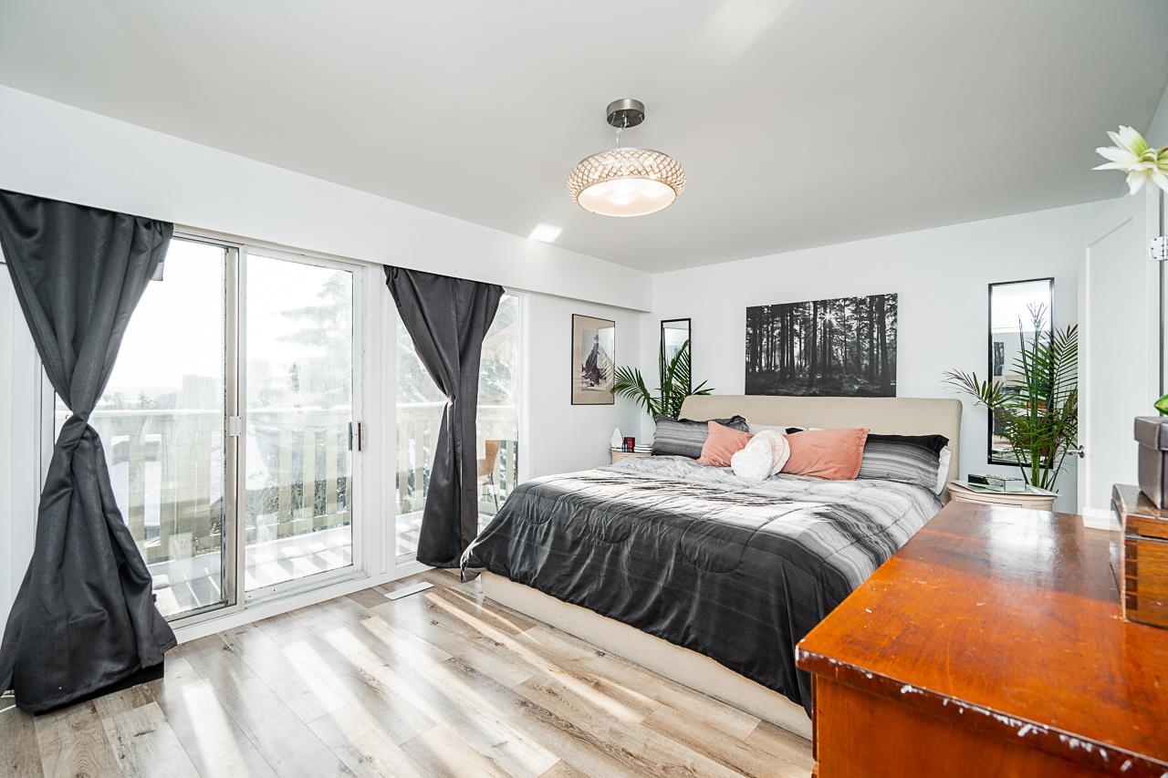 Listing image of 1014 LILLOOET ROAD