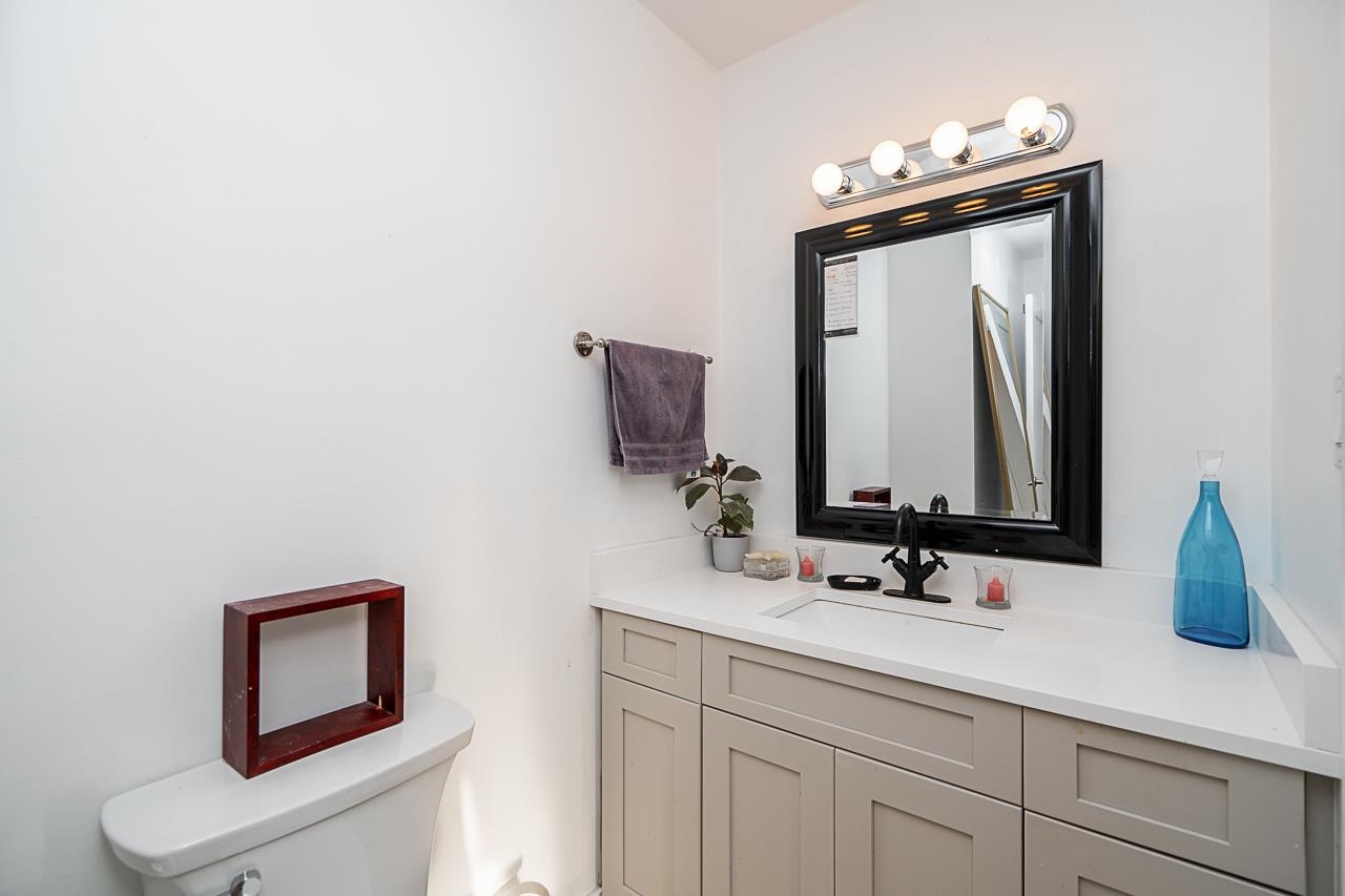 Listing image of 1014 LILLOOET ROAD