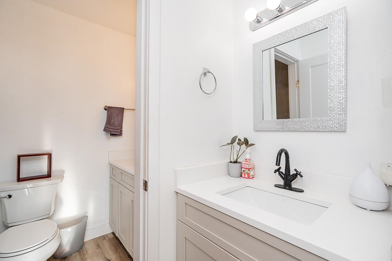Listing image of 1014 LILLOOET ROAD