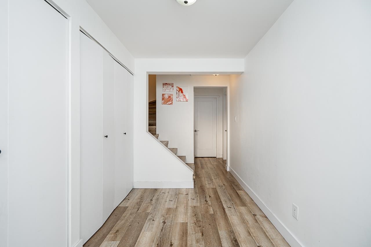 Listing image of 1014 LILLOOET ROAD