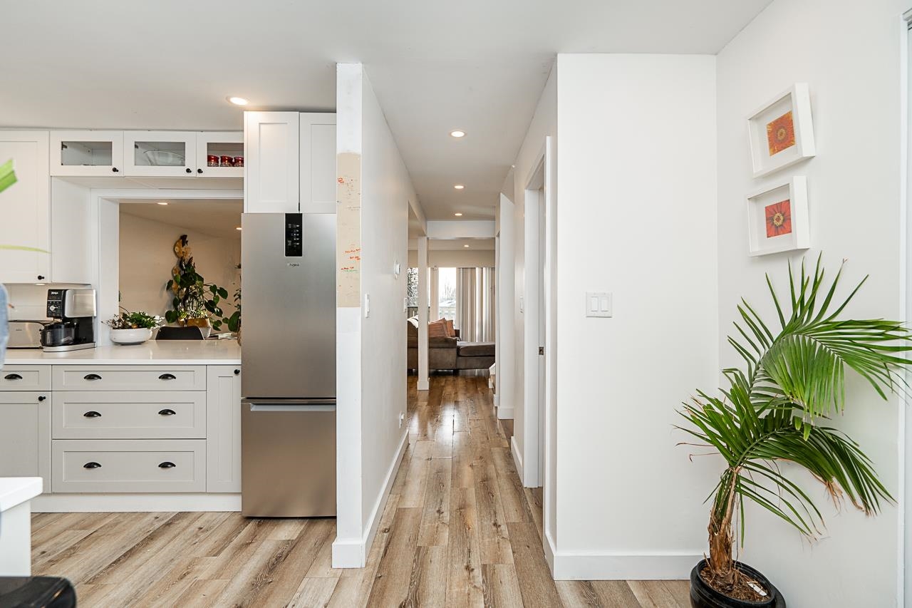 Listing image of 1014 LILLOOET ROAD