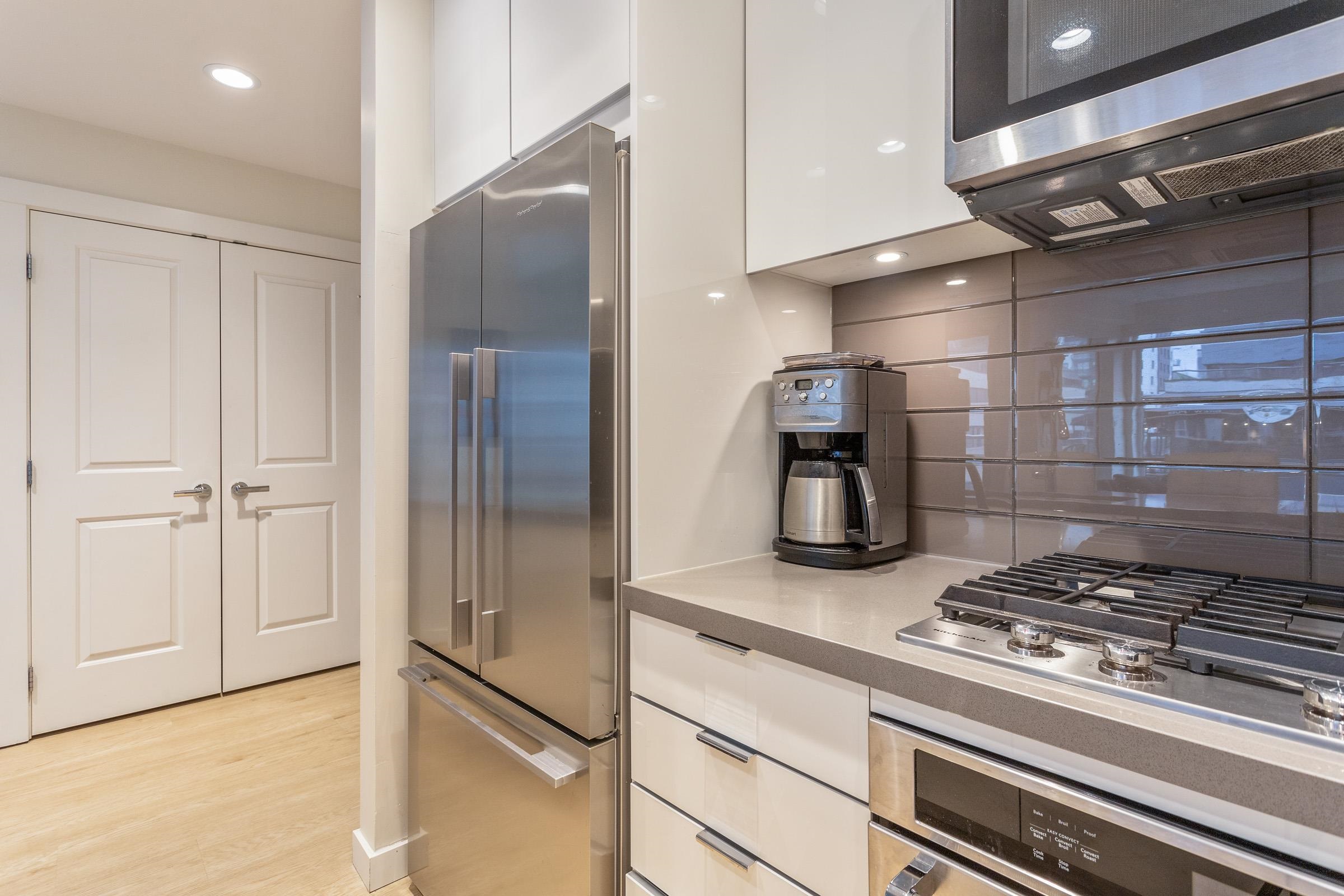 Listing image of 221 255 W 1ST STREET