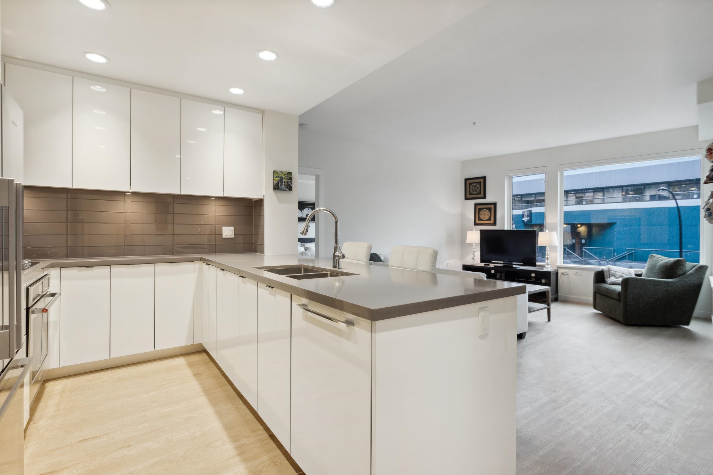 Listing image of 221 255 W 1ST STREET