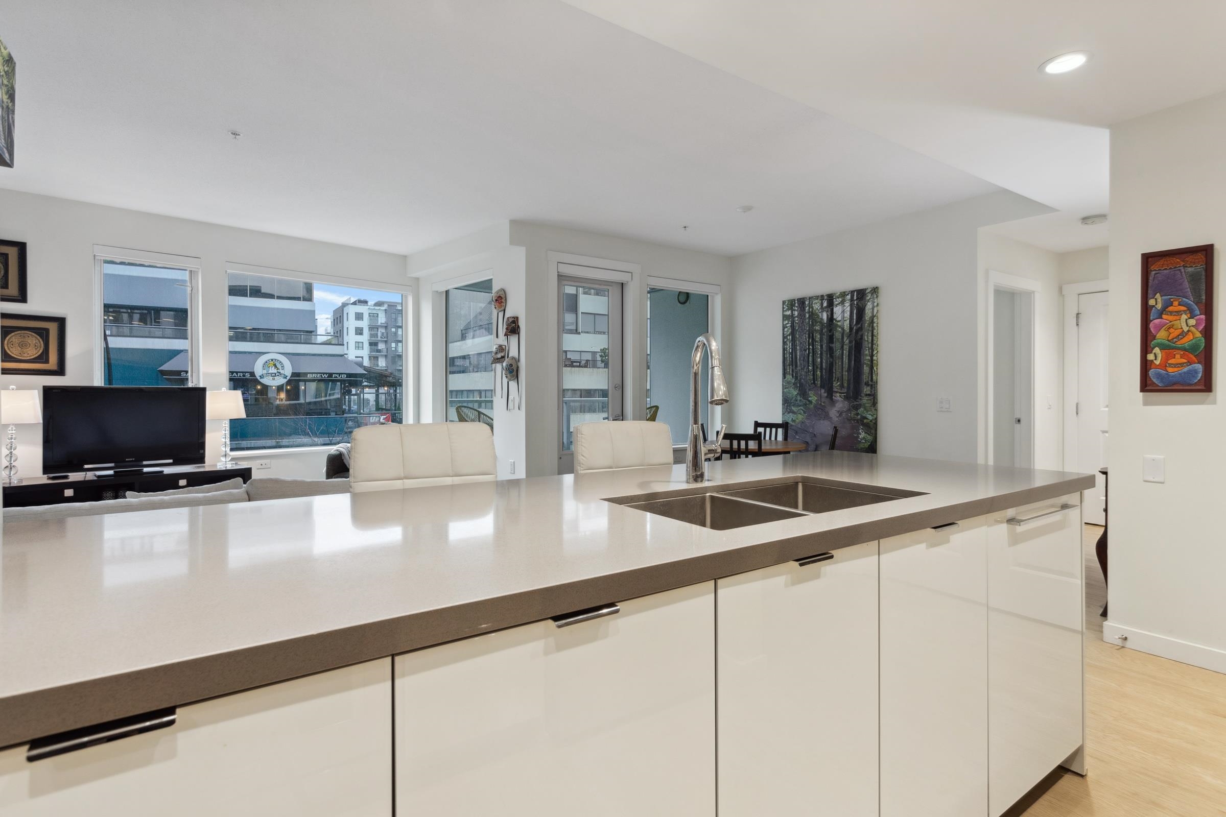 Listing image of 221 255 W 1ST STREET