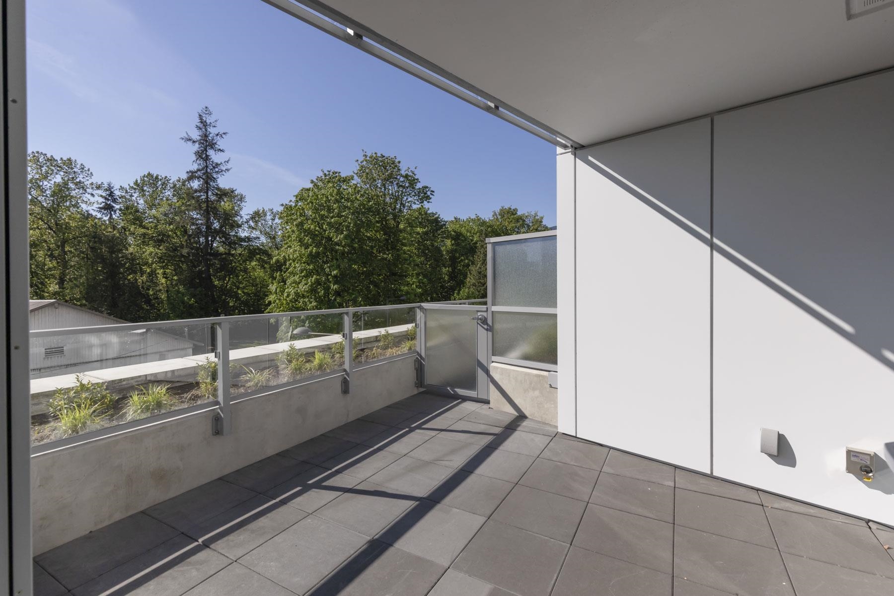 Listing image of 318 1500 FERN STREET
