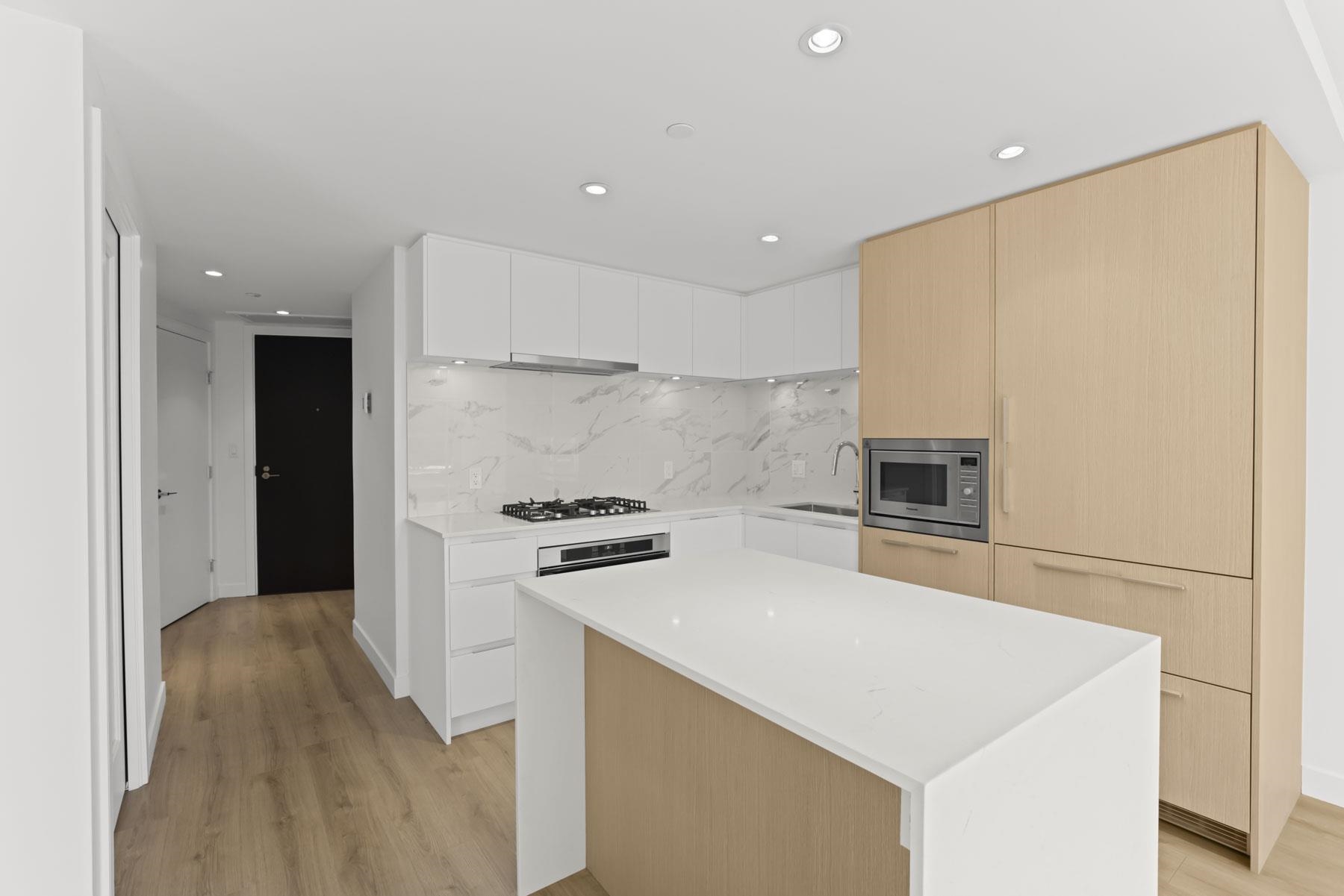 Listing image of 318 1500 FERN STREET