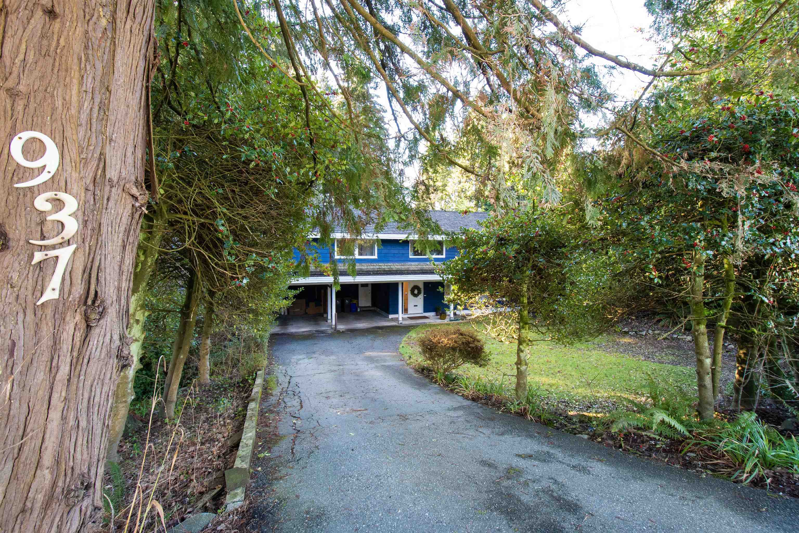 Listing image of 937 MONTROYAL BOULEVARD