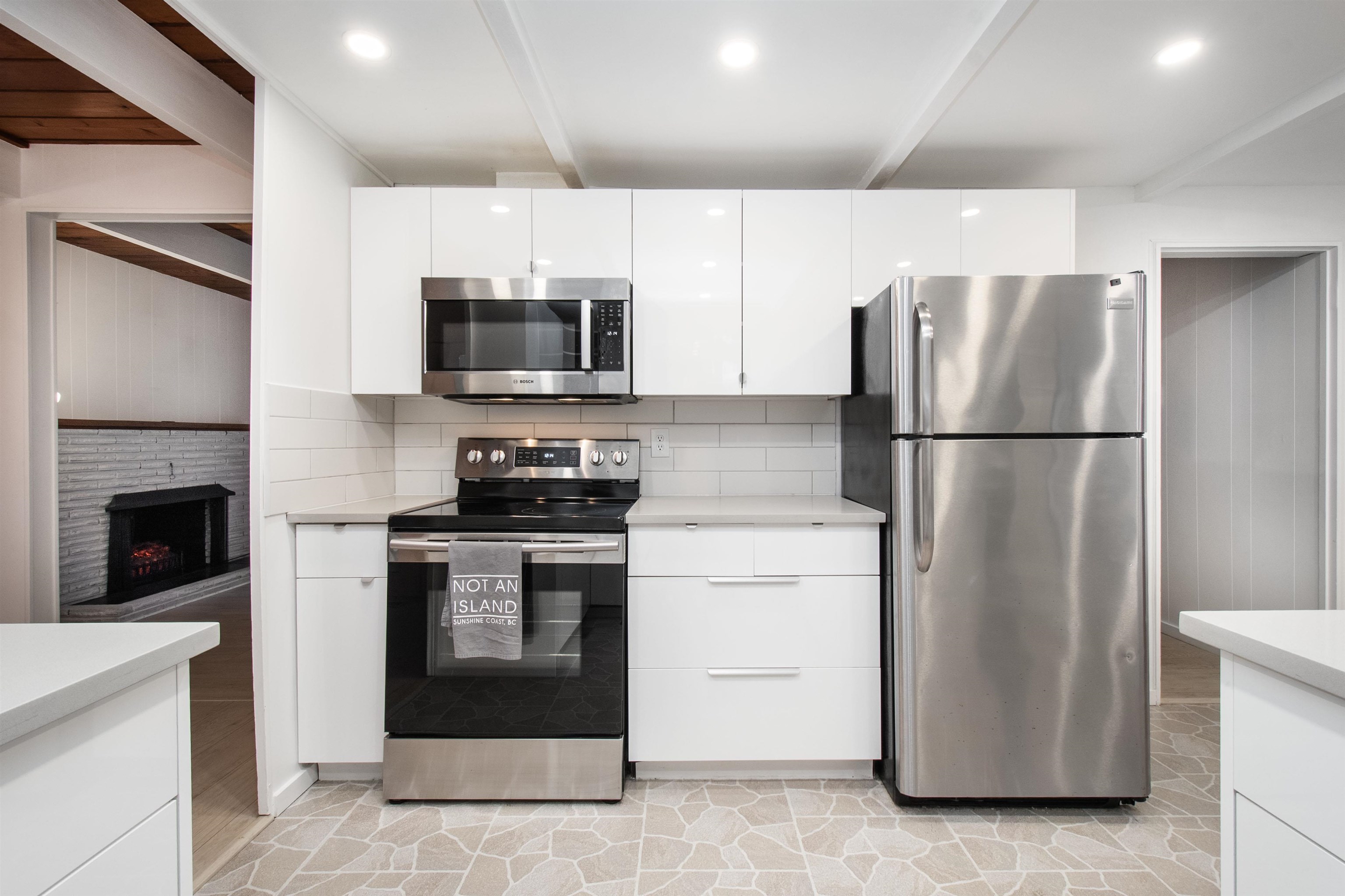 Listing image of 937 MONTROYAL BOULEVARD