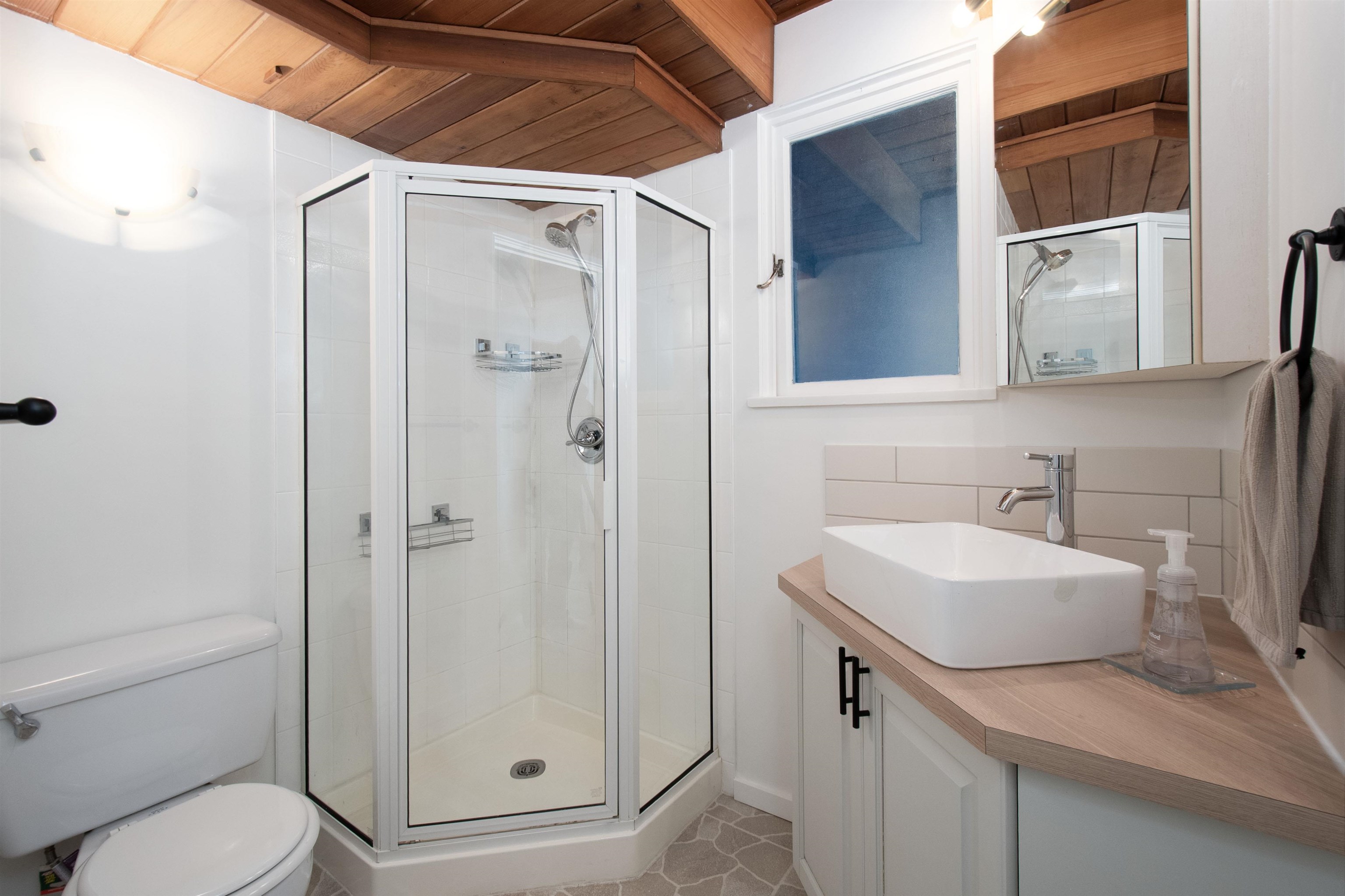 Listing image of 937 MONTROYAL BOULEVARD