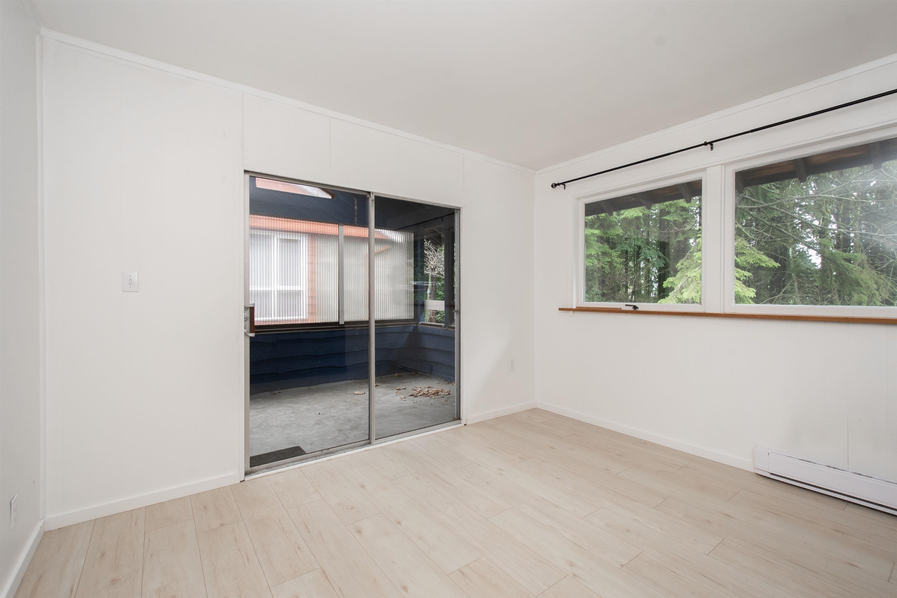 Listing image of 937 MONTROYAL BOULEVARD