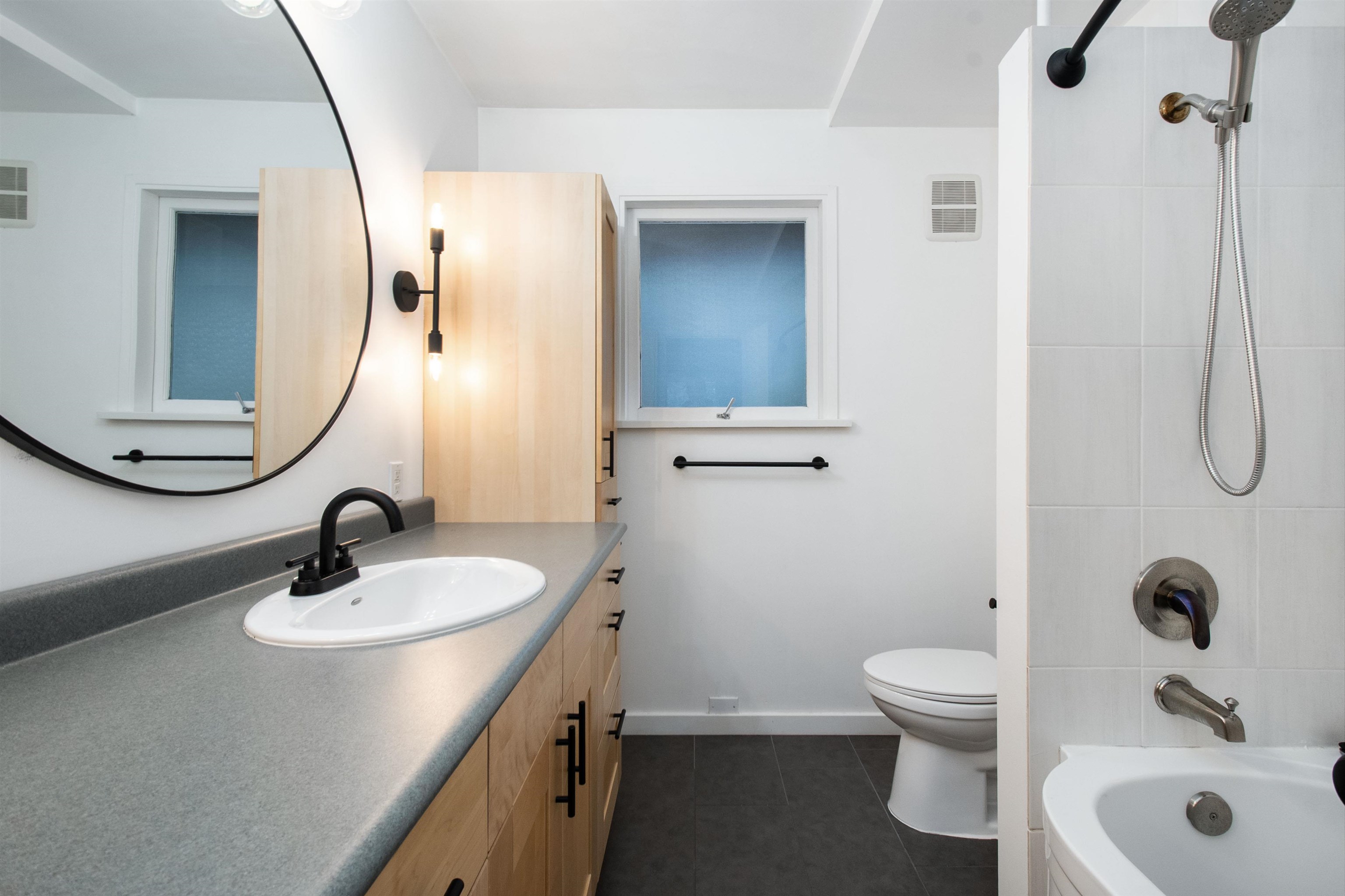 Listing image of 937 MONTROYAL BOULEVARD