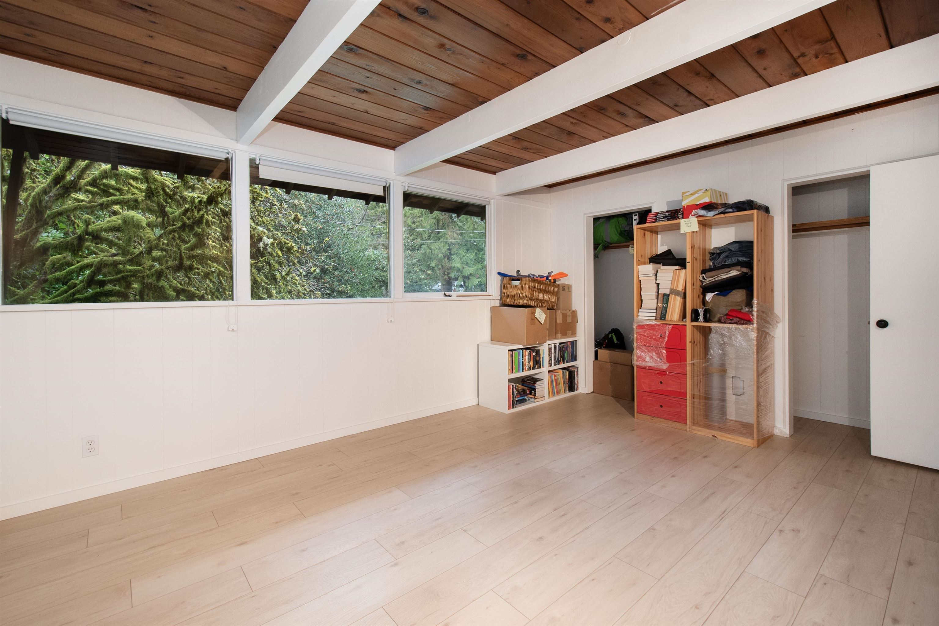 Listing image of 937 MONTROYAL BOULEVARD