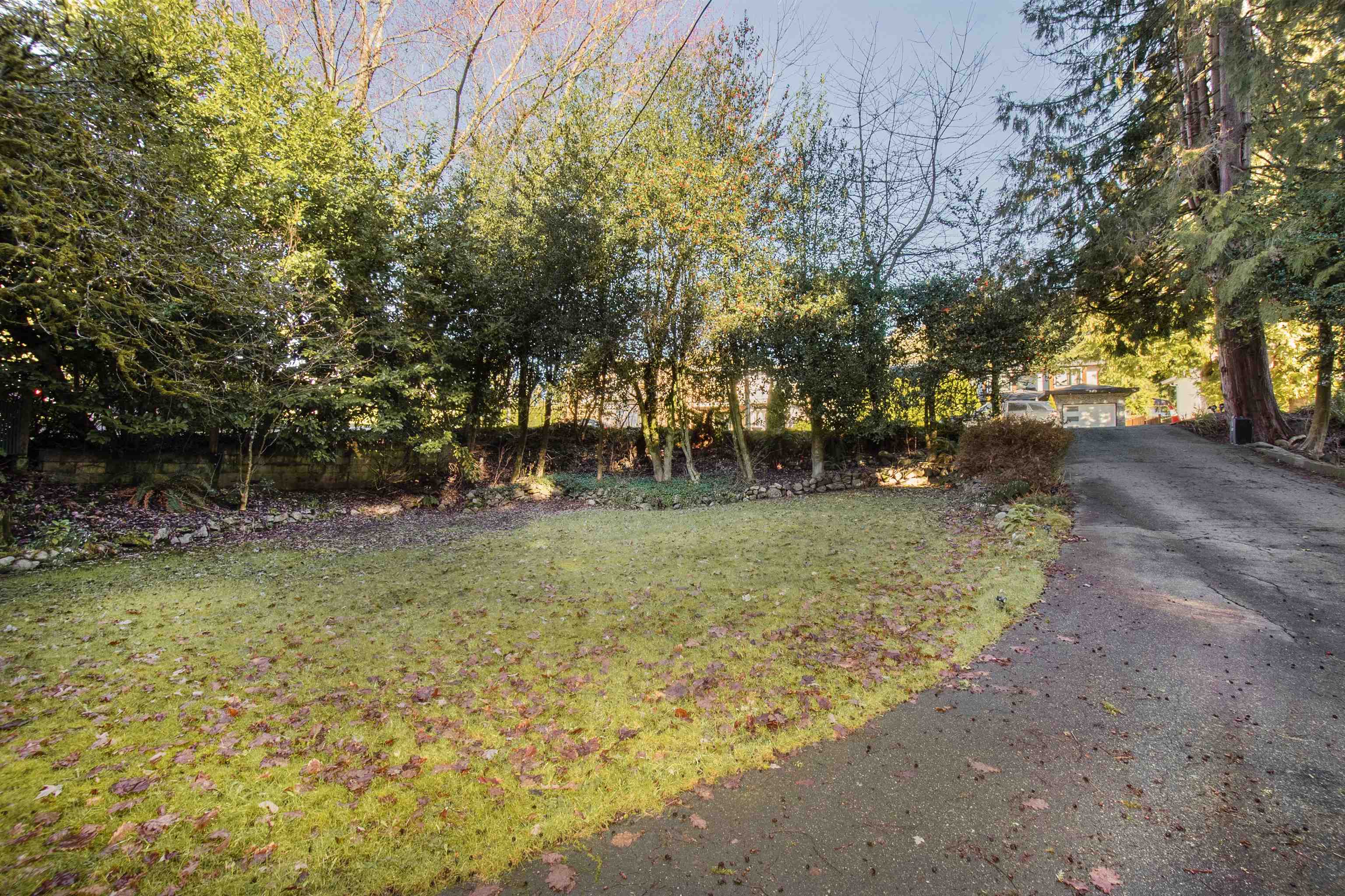 Listing image of 937 MONTROYAL BOULEVARD