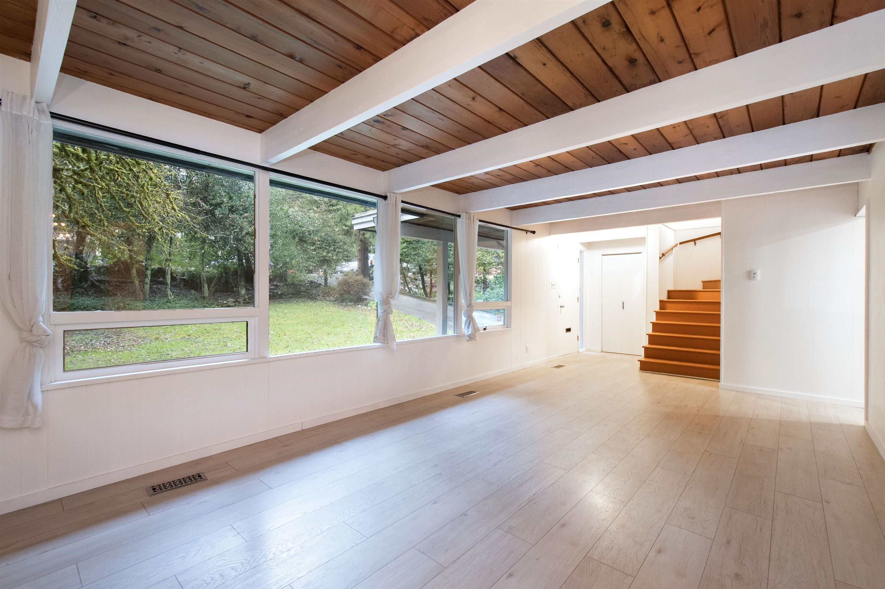 Listing image of 937 MONTROYAL BOULEVARD