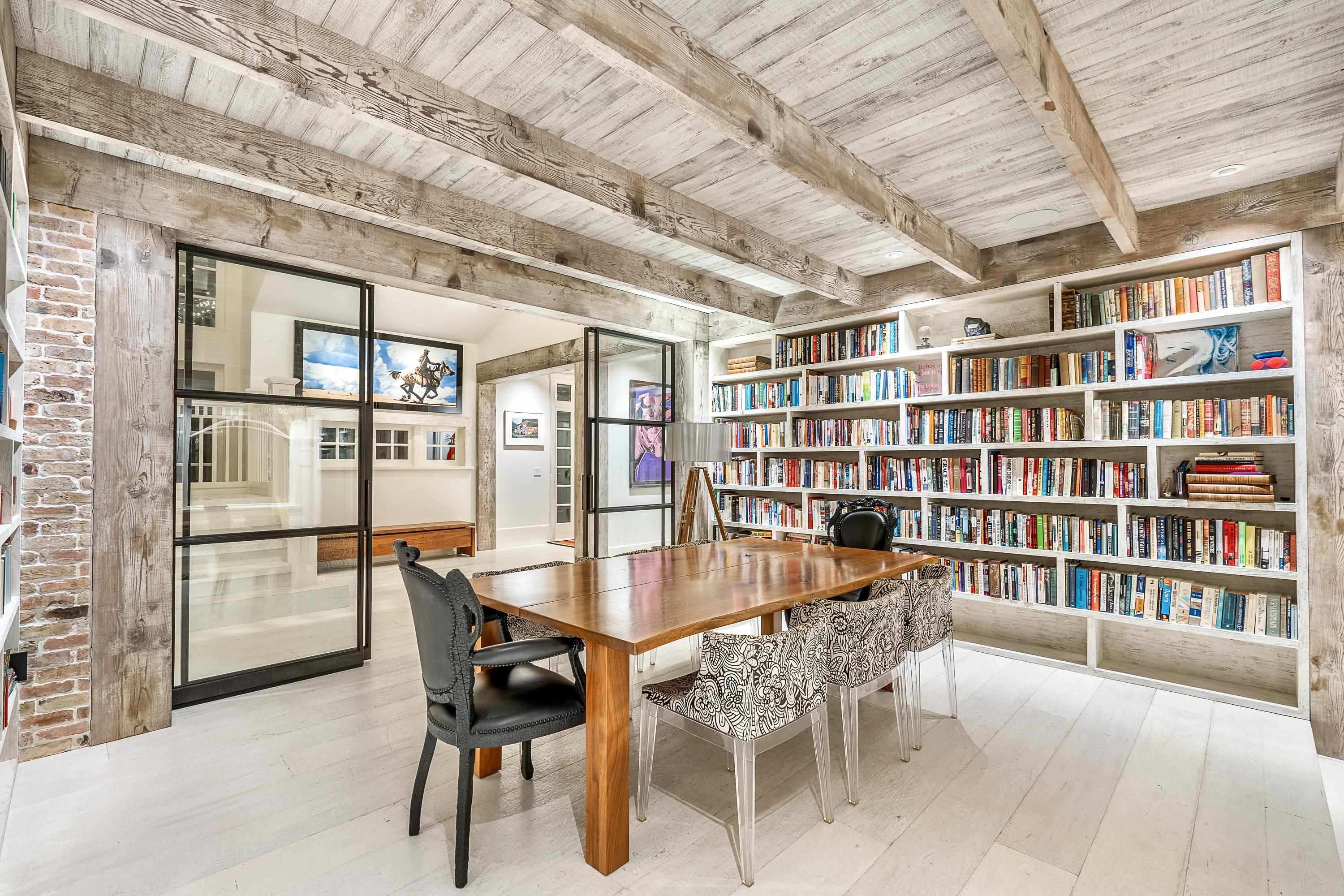 Listing image of 2962 MATHERS CRESCENT