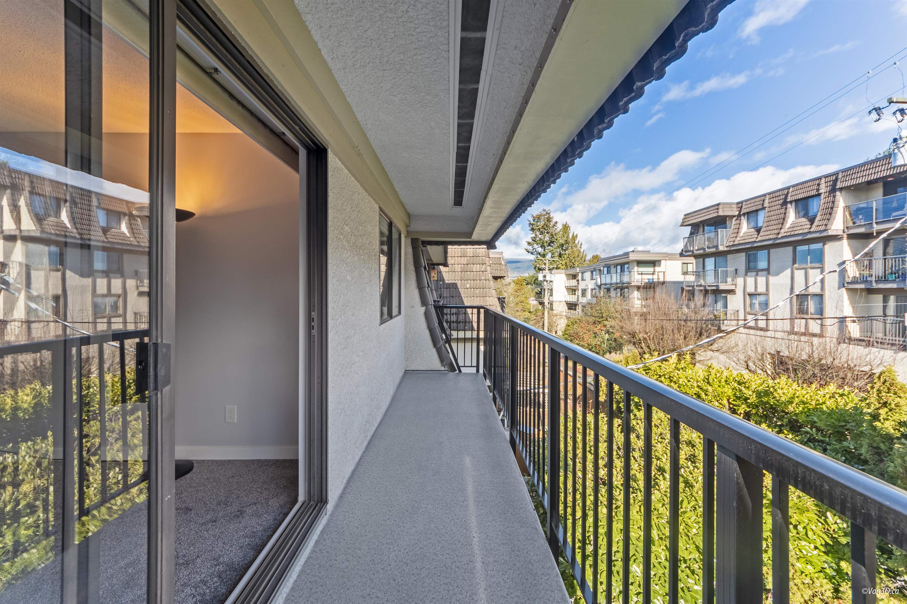 Listing image of 309 306 W 1ST STREET