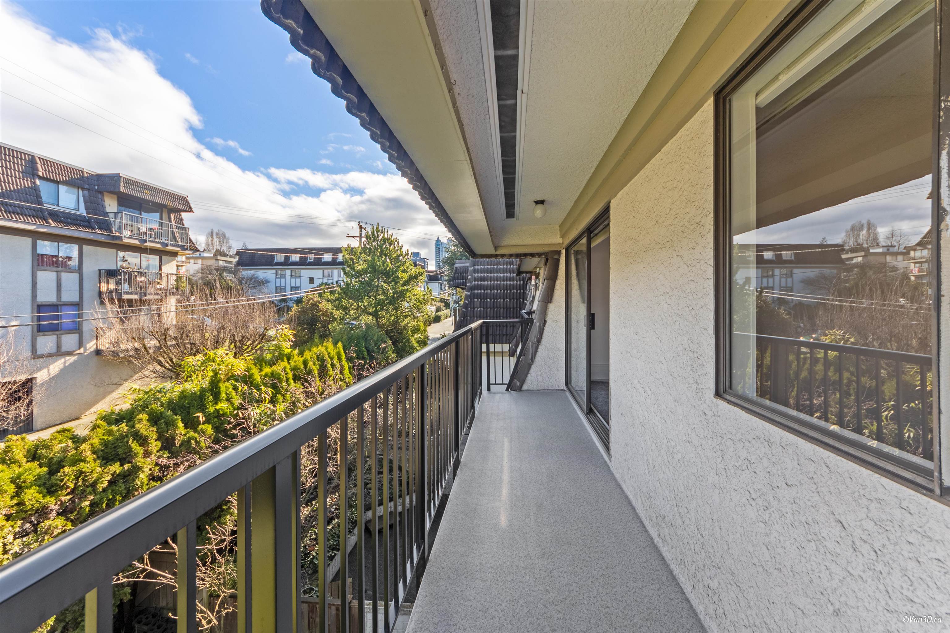 Listing image of 309 306 W 1ST STREET