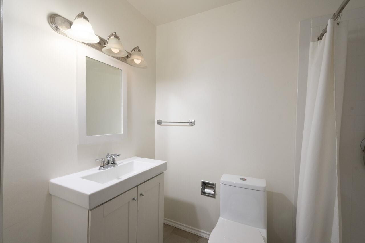 Listing image of 908 CLIPPER PLACE