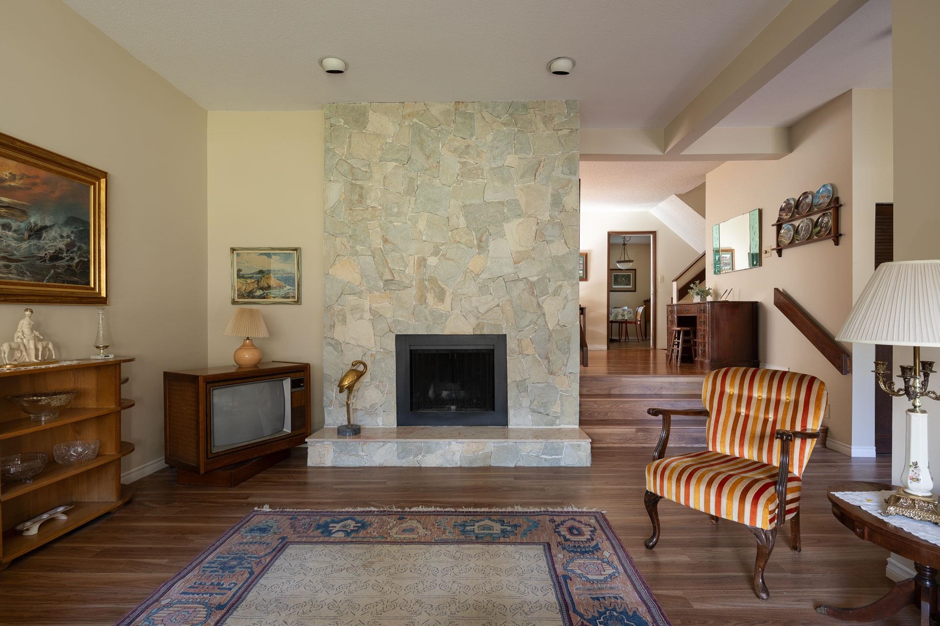Listing image of 2221 BOWSER AVENUE