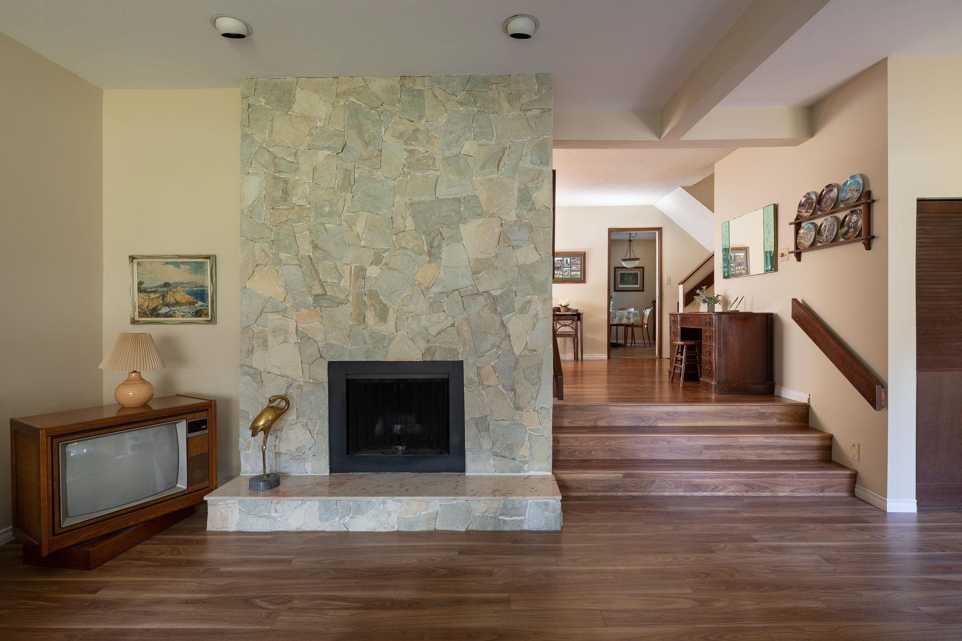 Listing image of 2221 BOWSER AVENUE