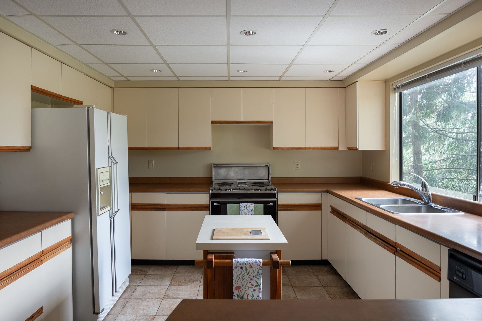 Listing image of 2221 BOWSER AVENUE