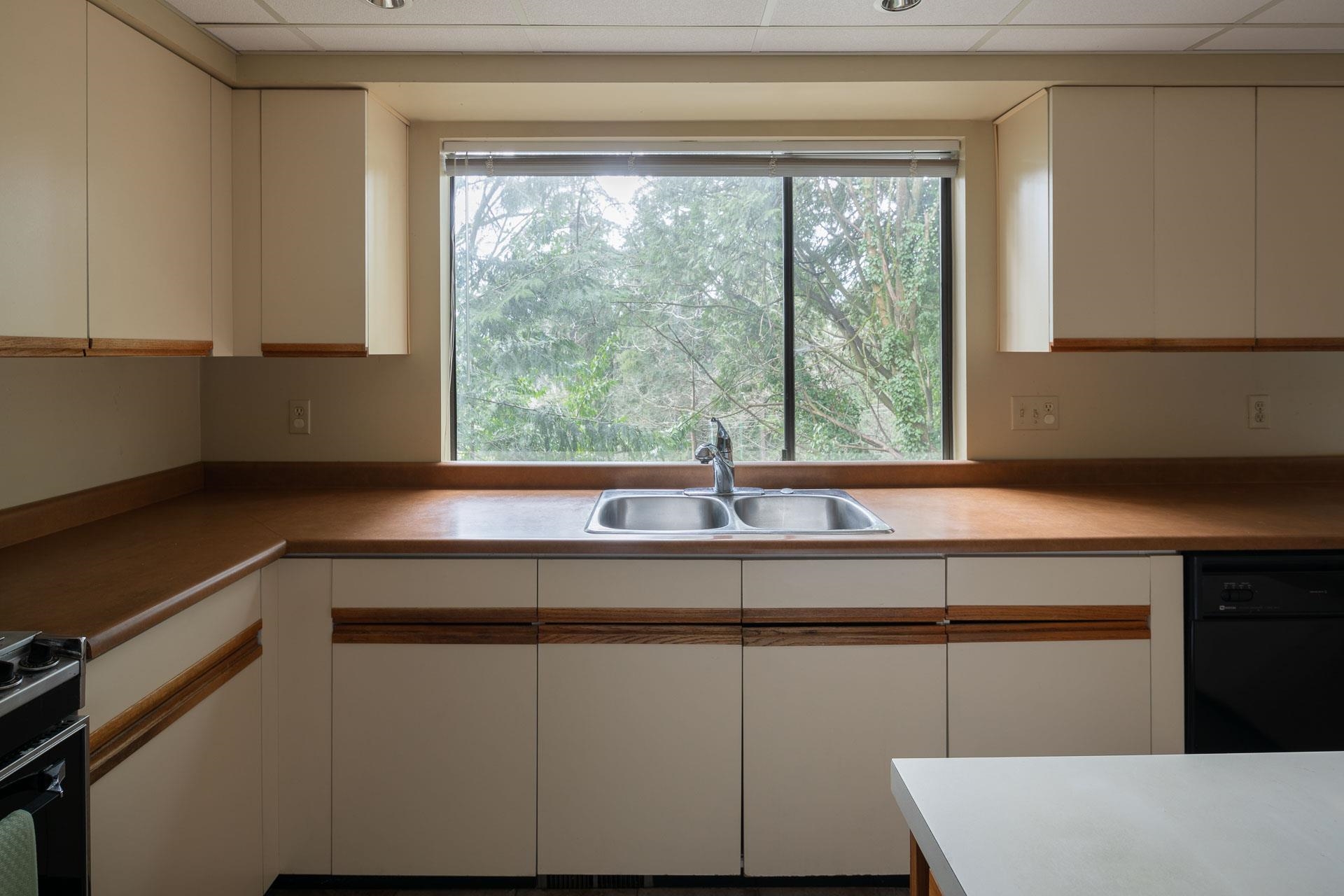 Listing image of 2221 BOWSER AVENUE