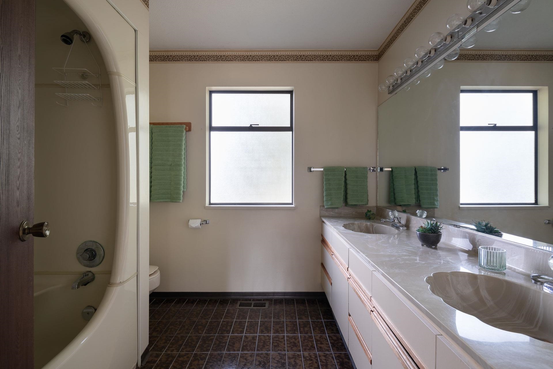 Listing image of 2221 BOWSER AVENUE