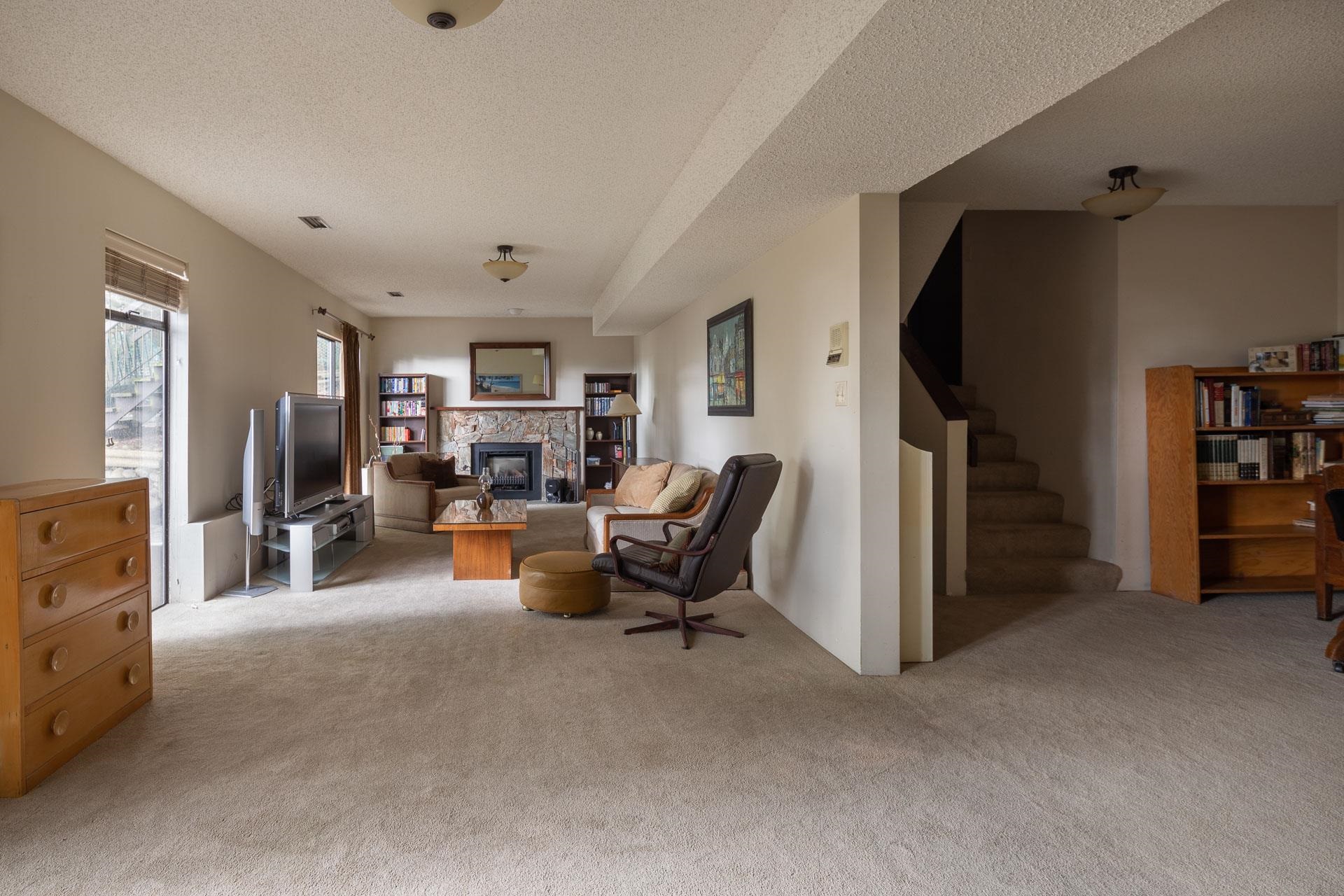 Listing image of 2221 BOWSER AVENUE