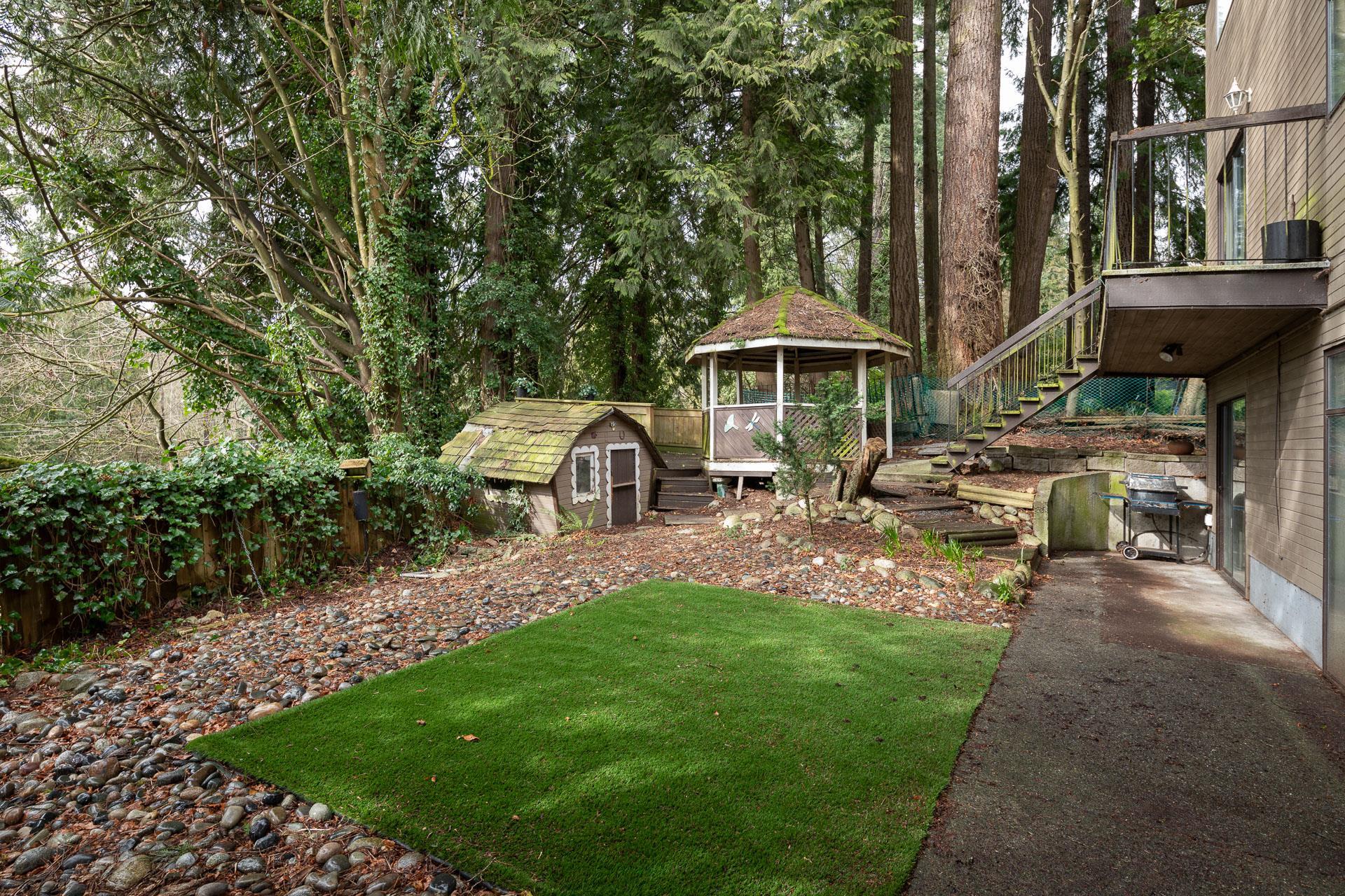 Listing image of 2221 BOWSER AVENUE