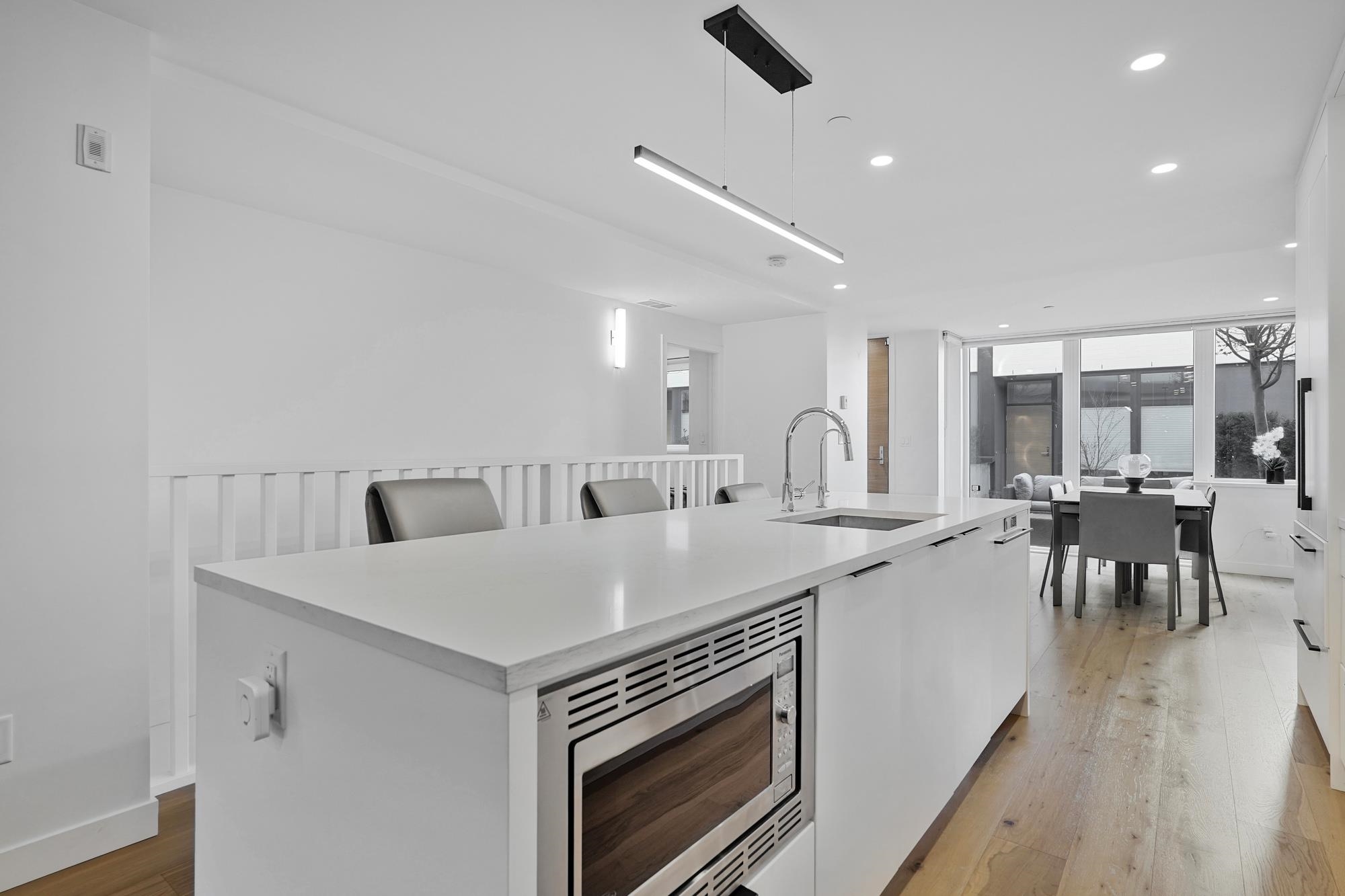 Listing image of 101 649 E 3RD STREET