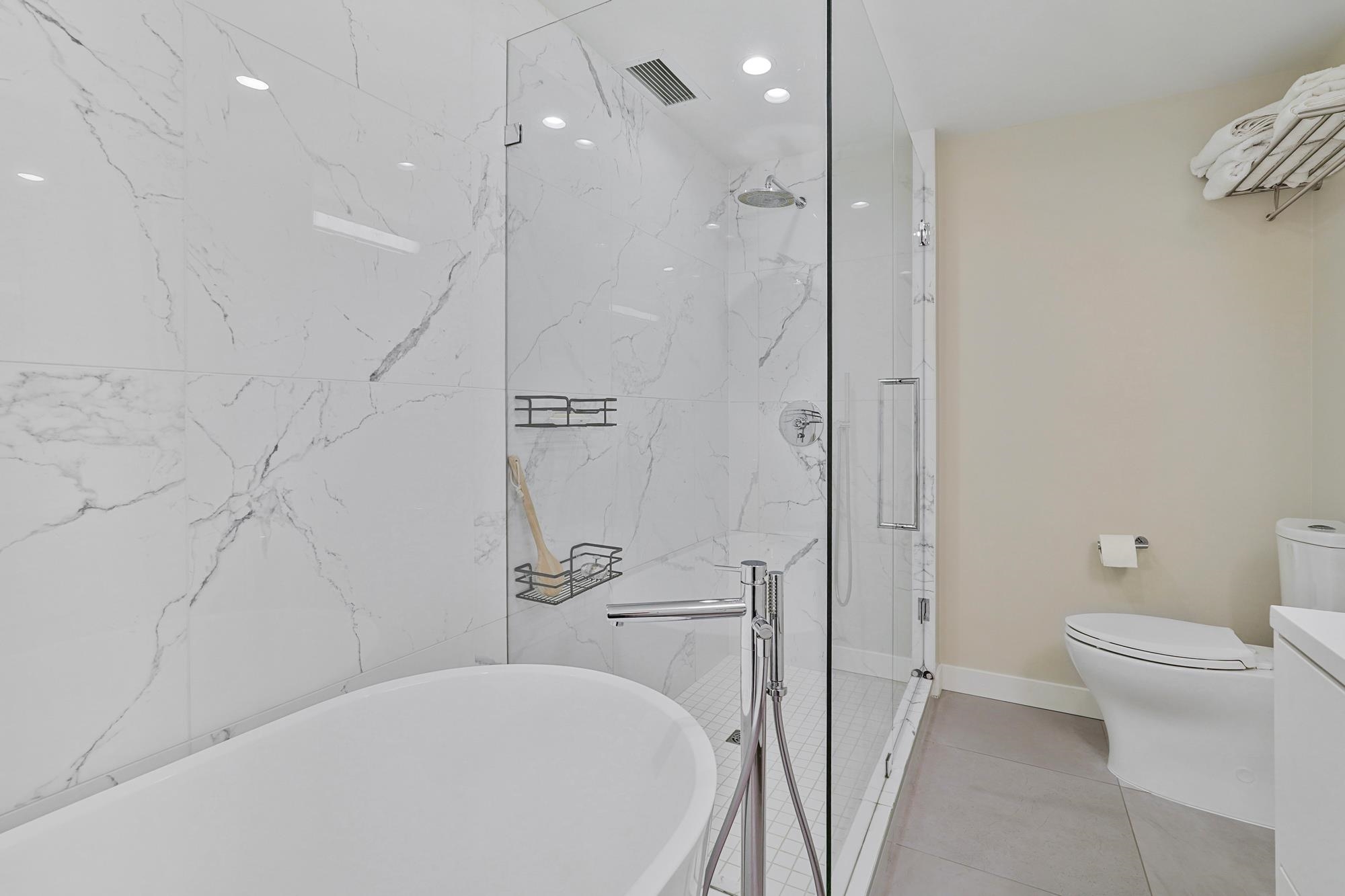 Listing image of 101 649 E 3RD STREET