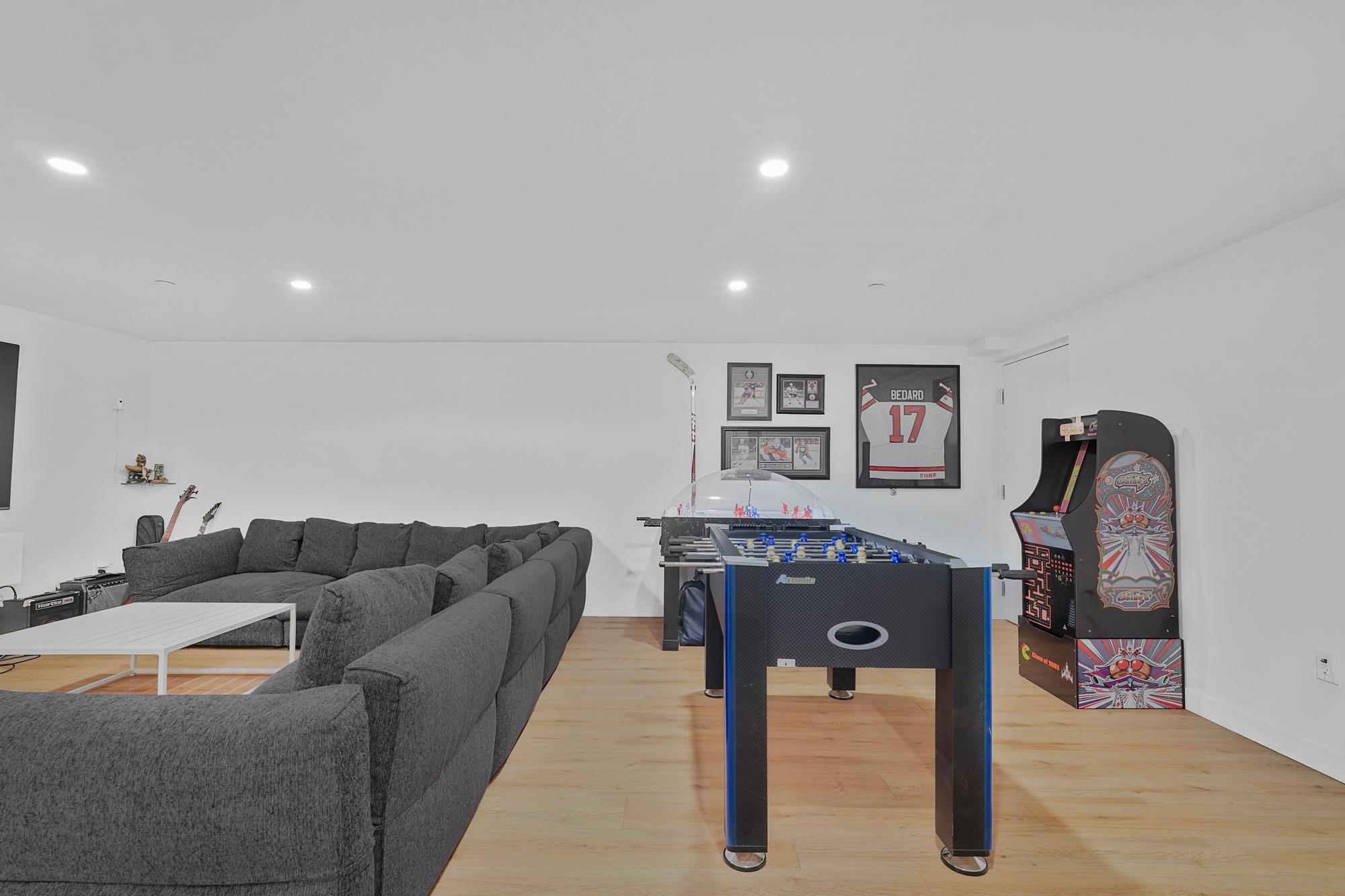 Listing image of 101 649 E 3RD STREET