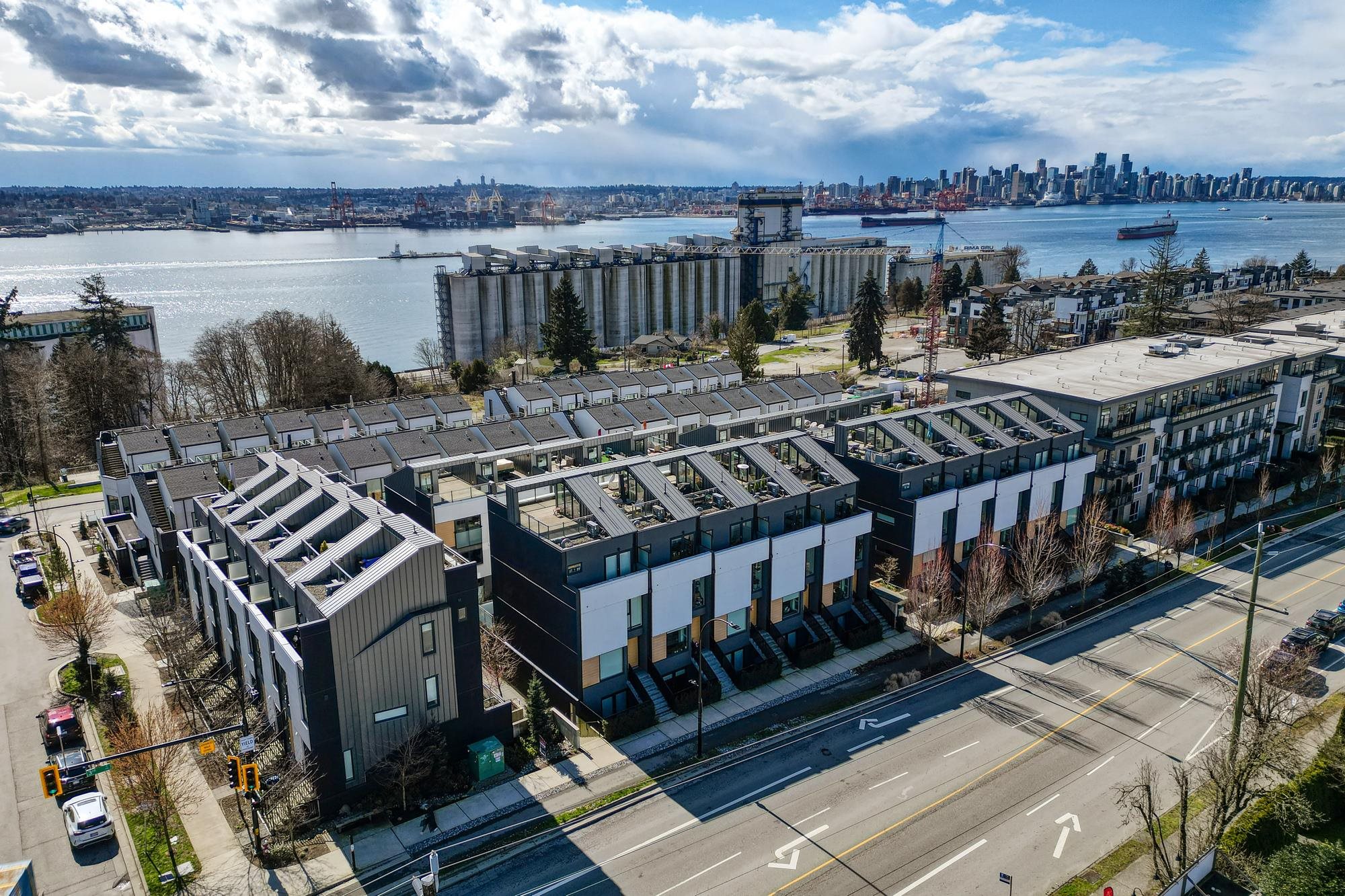 Listing image of 101 649 E 3RD STREET