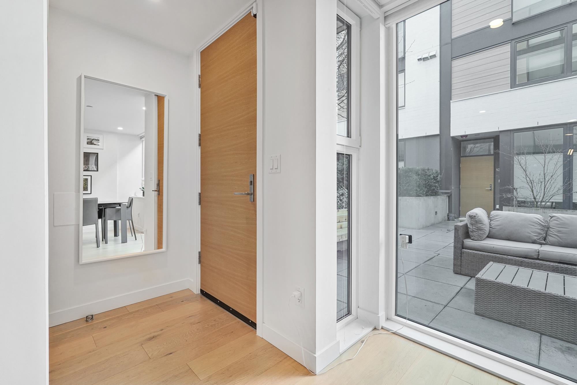 Listing image of 101 649 E 3RD STREET