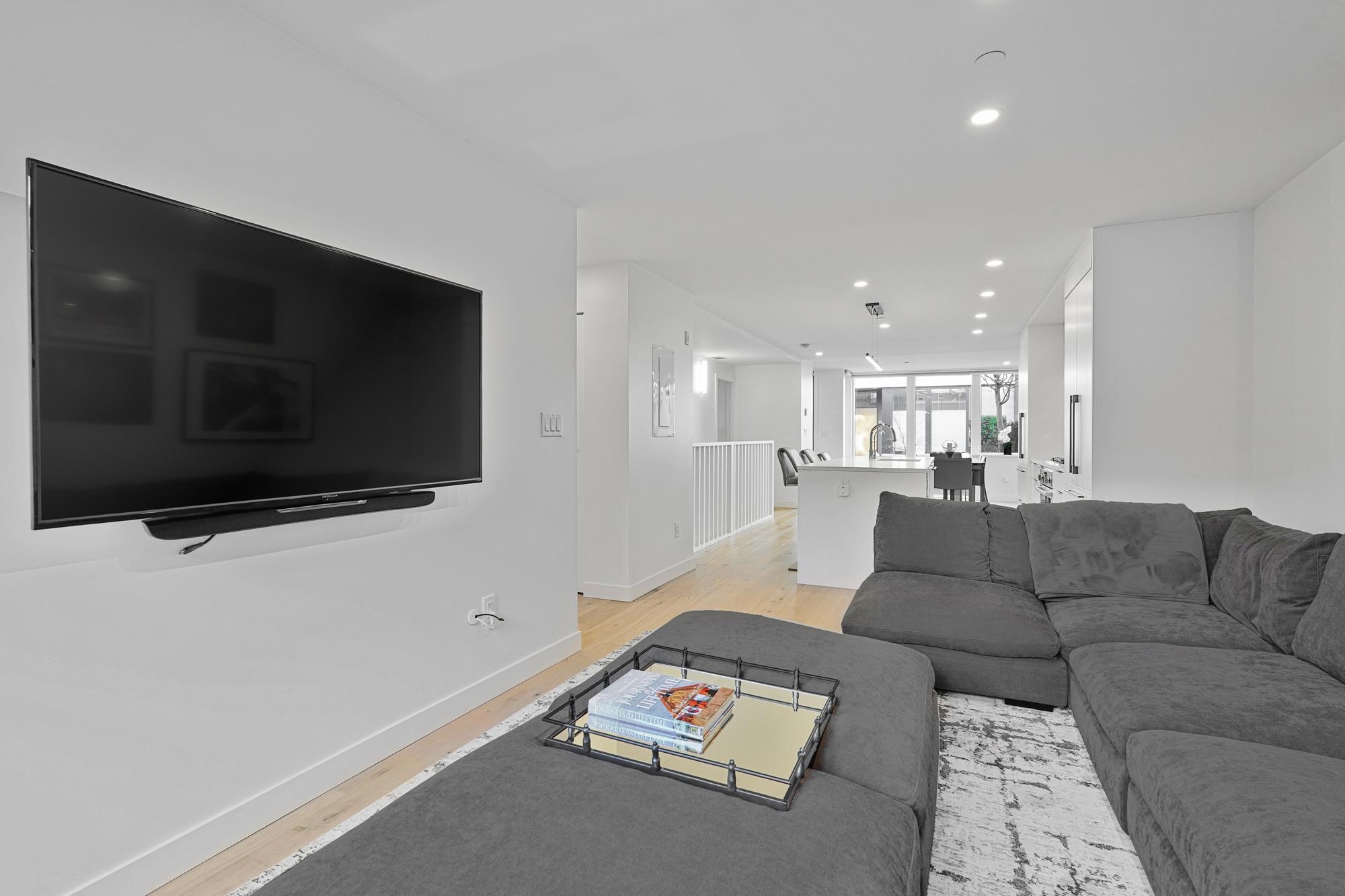 Listing image of 101 649 E 3RD STREET