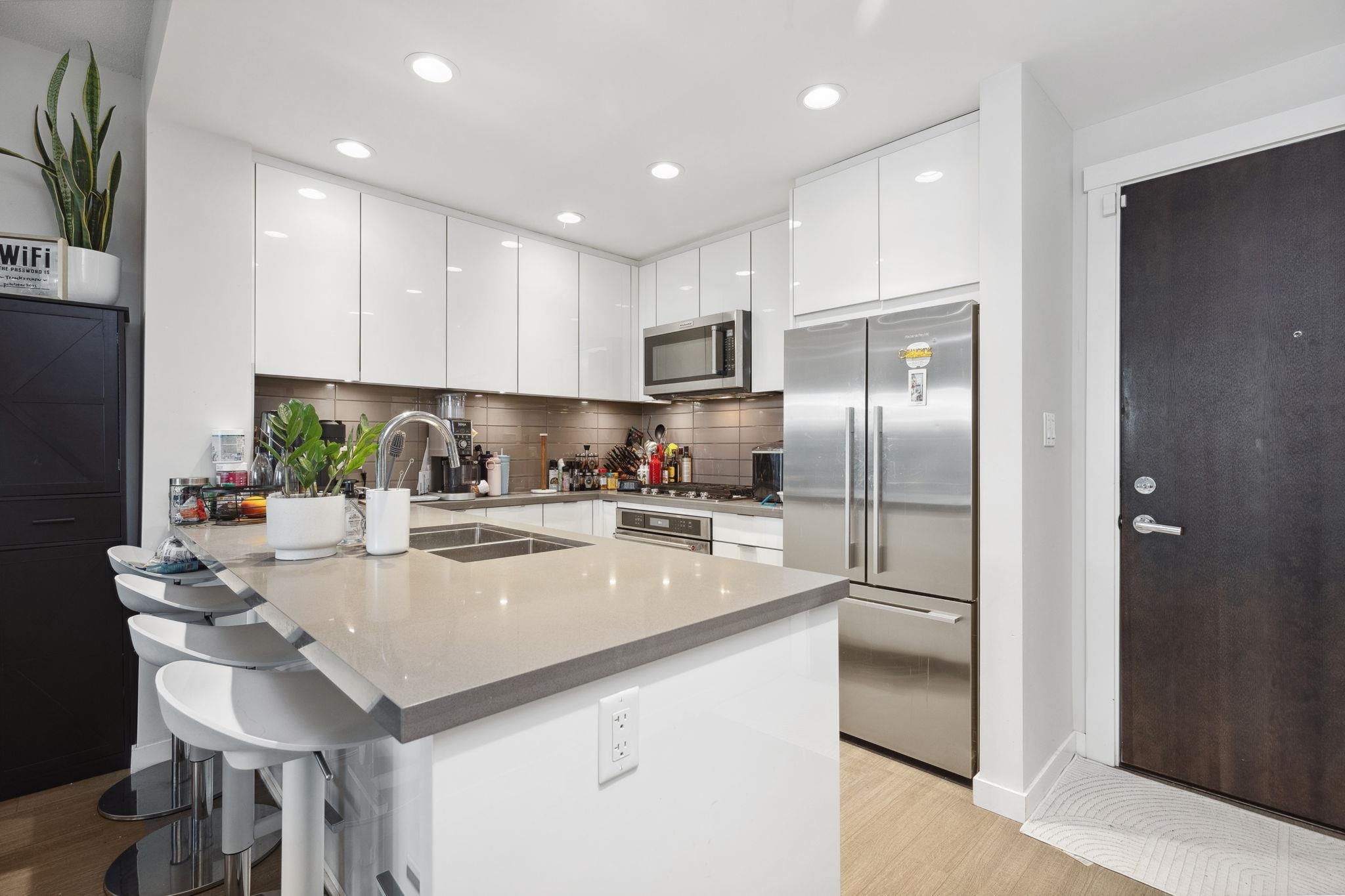 Listing image of 111 255 W 1ST STREET