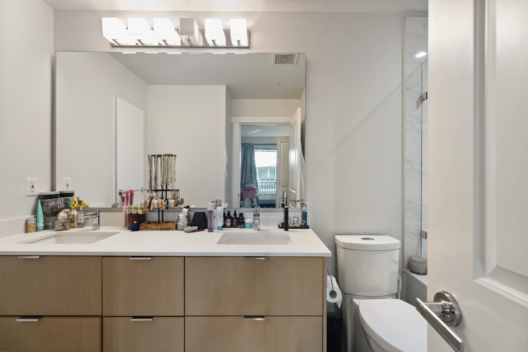 Listing image of 111 255 W 1ST STREET