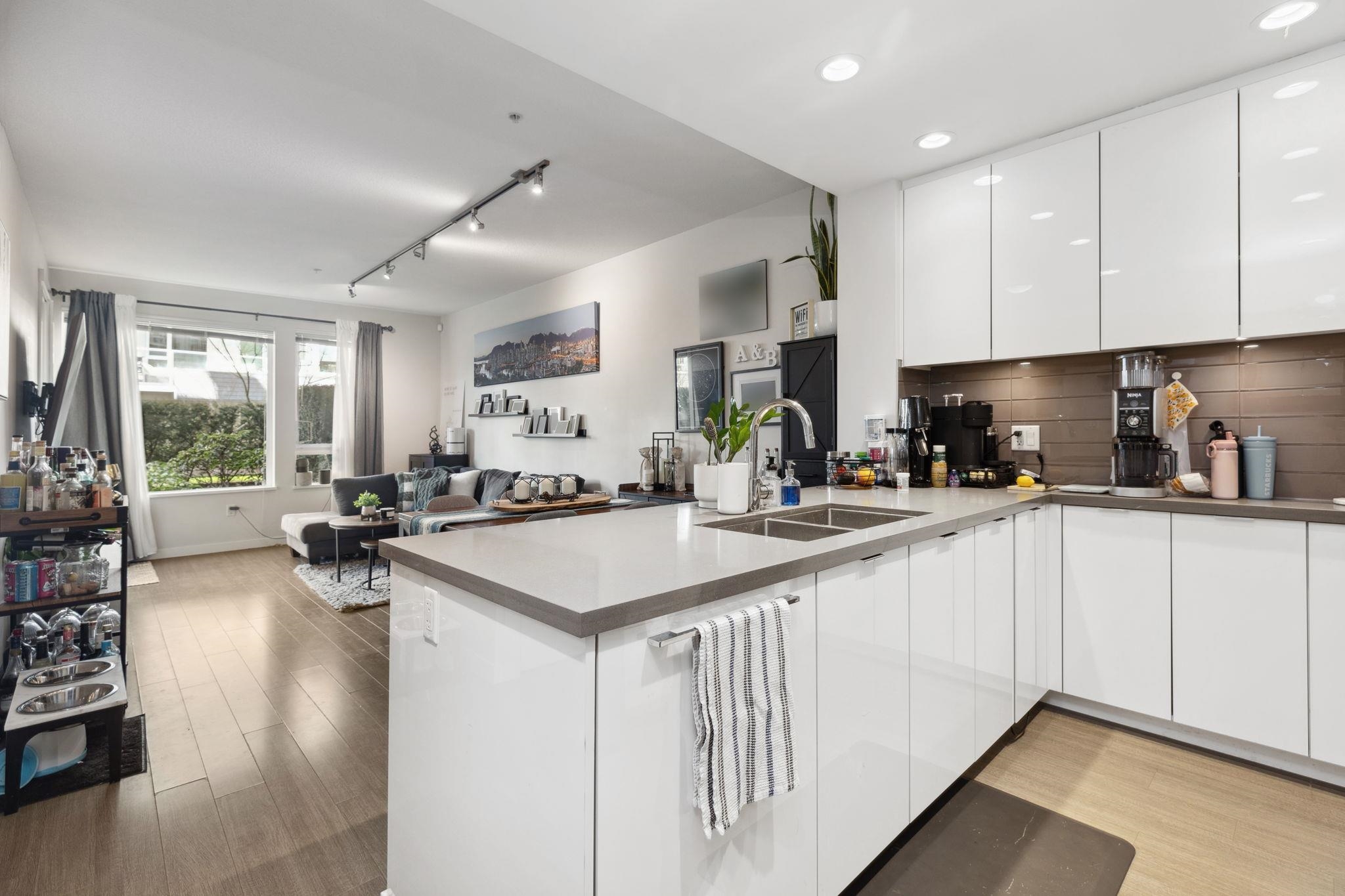 Listing image of 111 255 W 1ST STREET