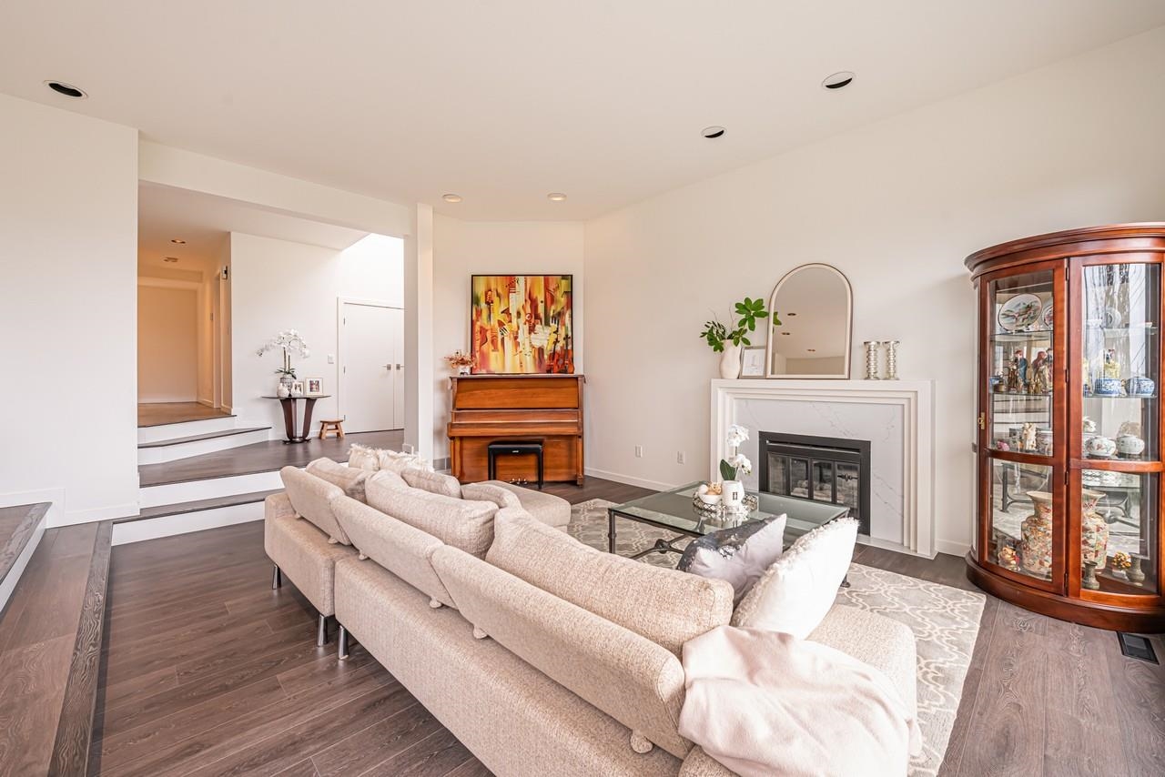 Listing image of 2135 LAWSON AVENUE