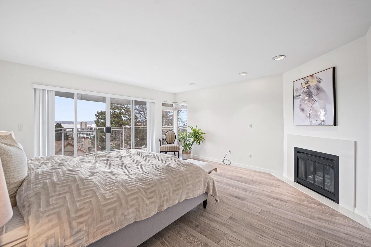 Listing image of 2135 LAWSON AVENUE