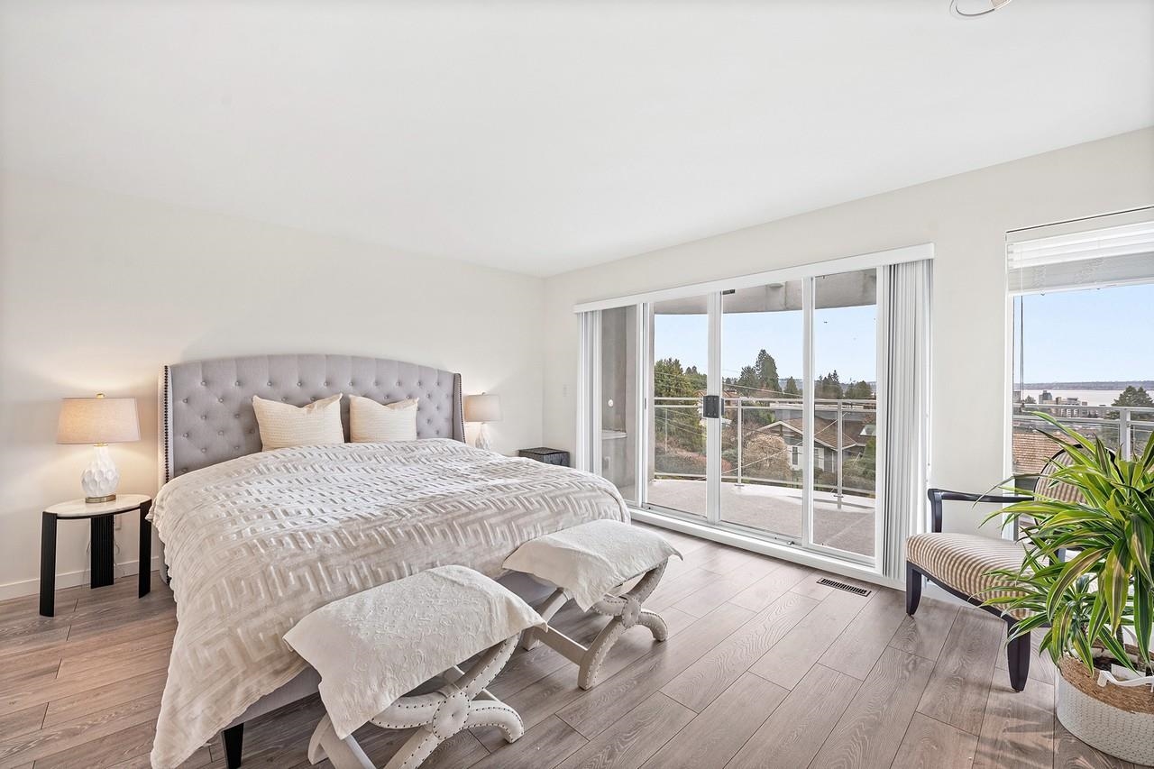 Listing image of 2135 LAWSON AVENUE