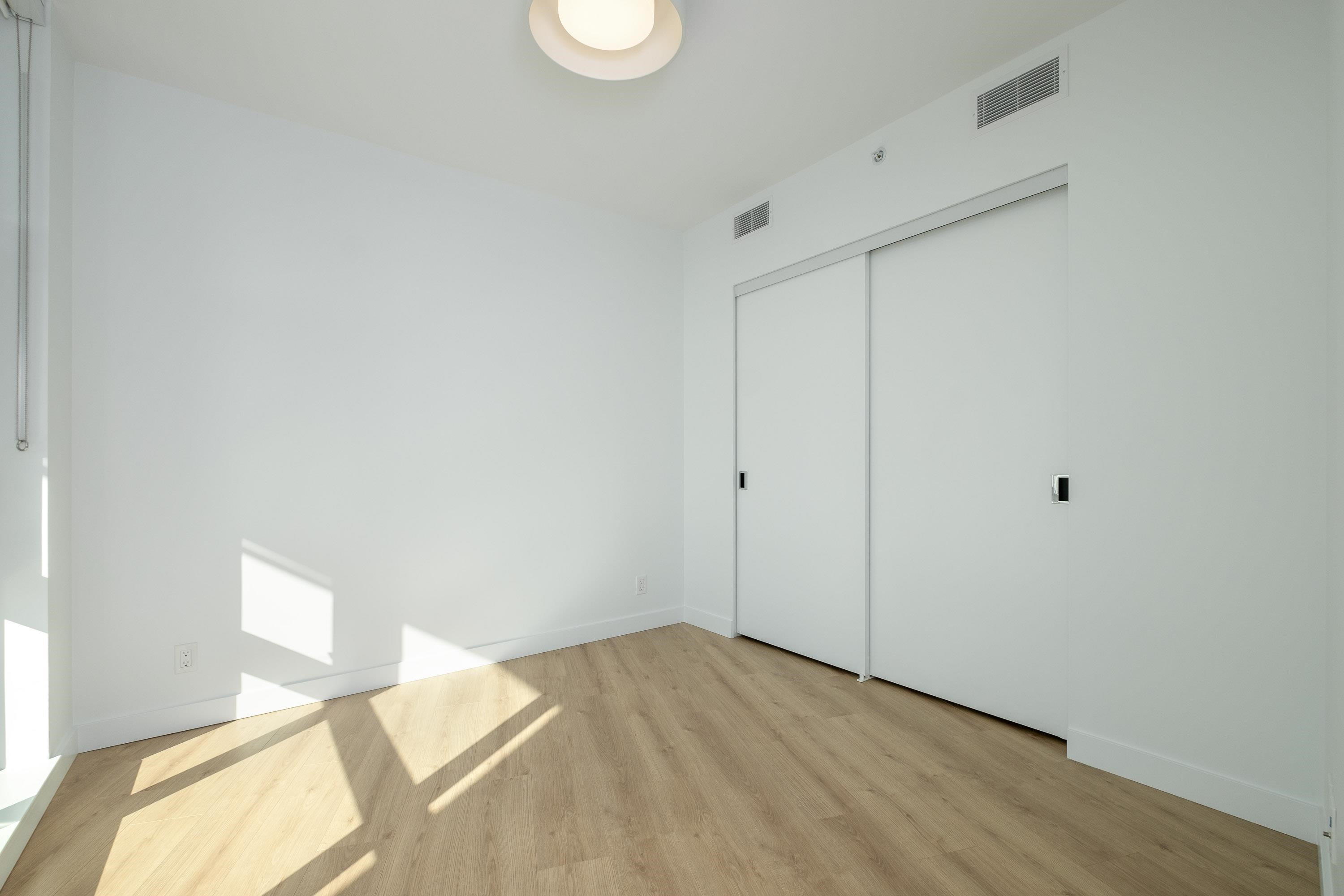 Listing image of 1207 1500 FERN STREET