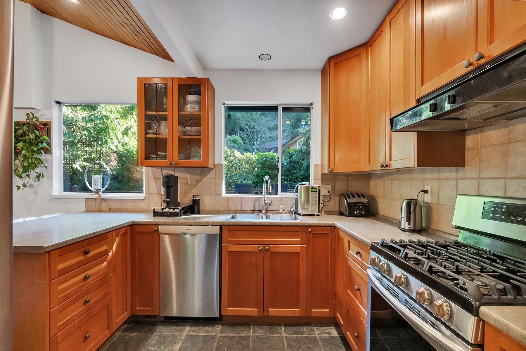 Listing image of 5325 MARINE DRIVE