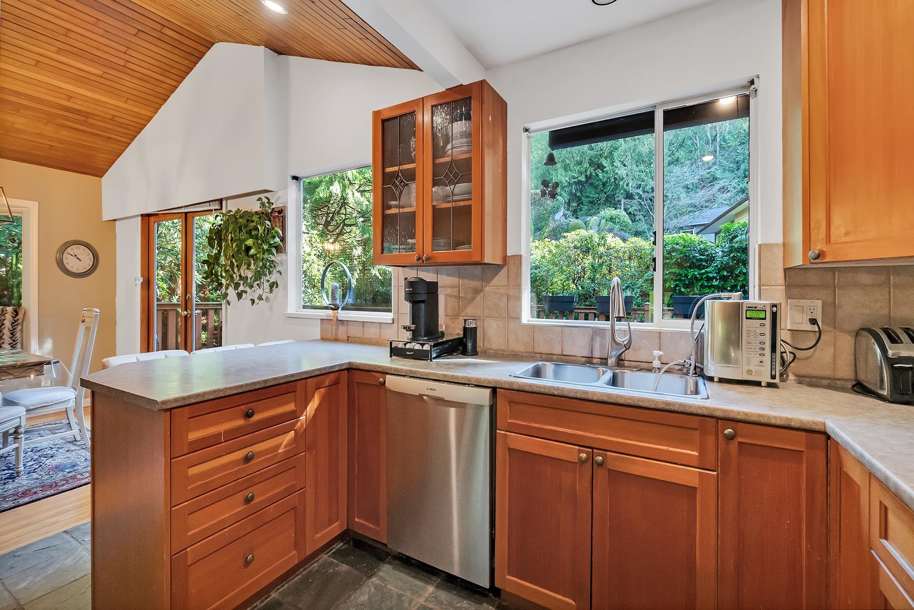 Listing image of 5325 MARINE DRIVE