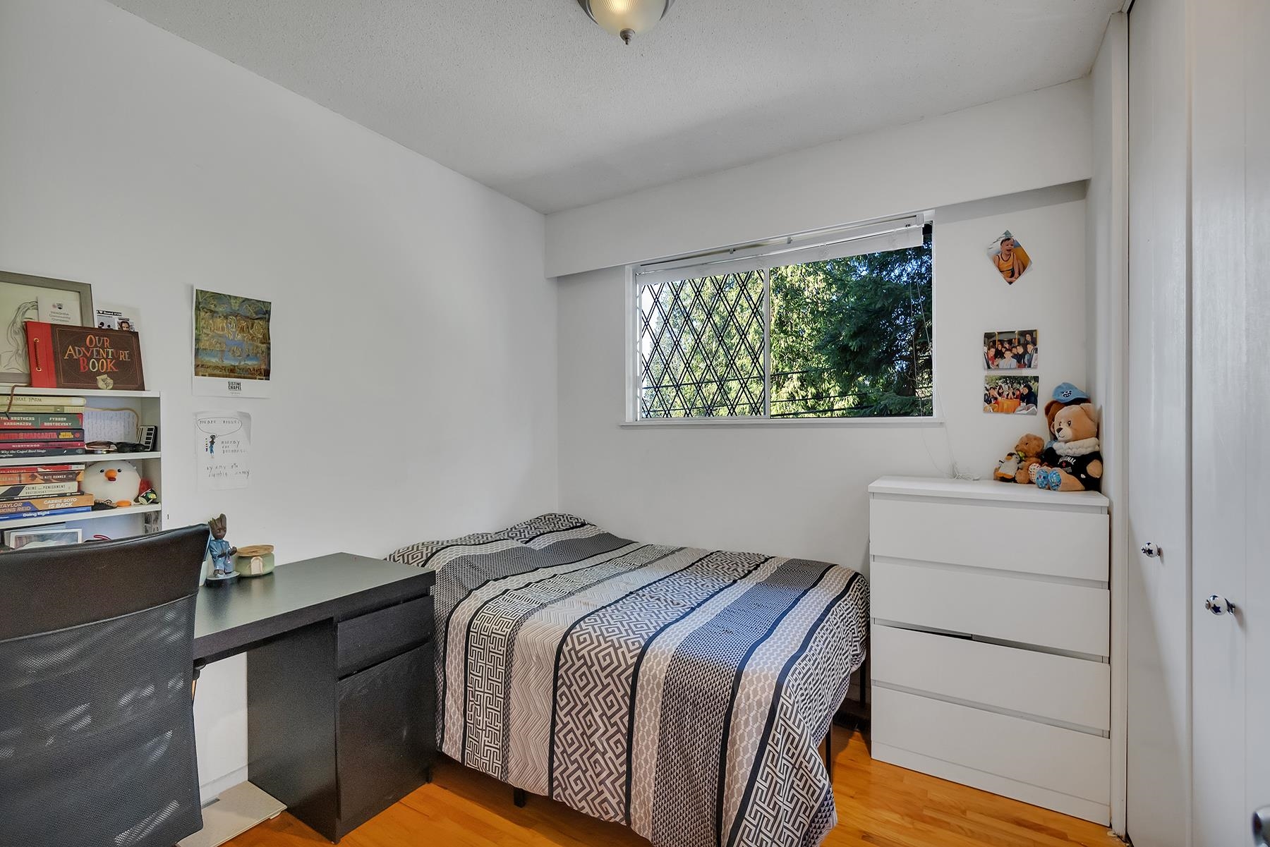 Listing image of 5325 MARINE DRIVE